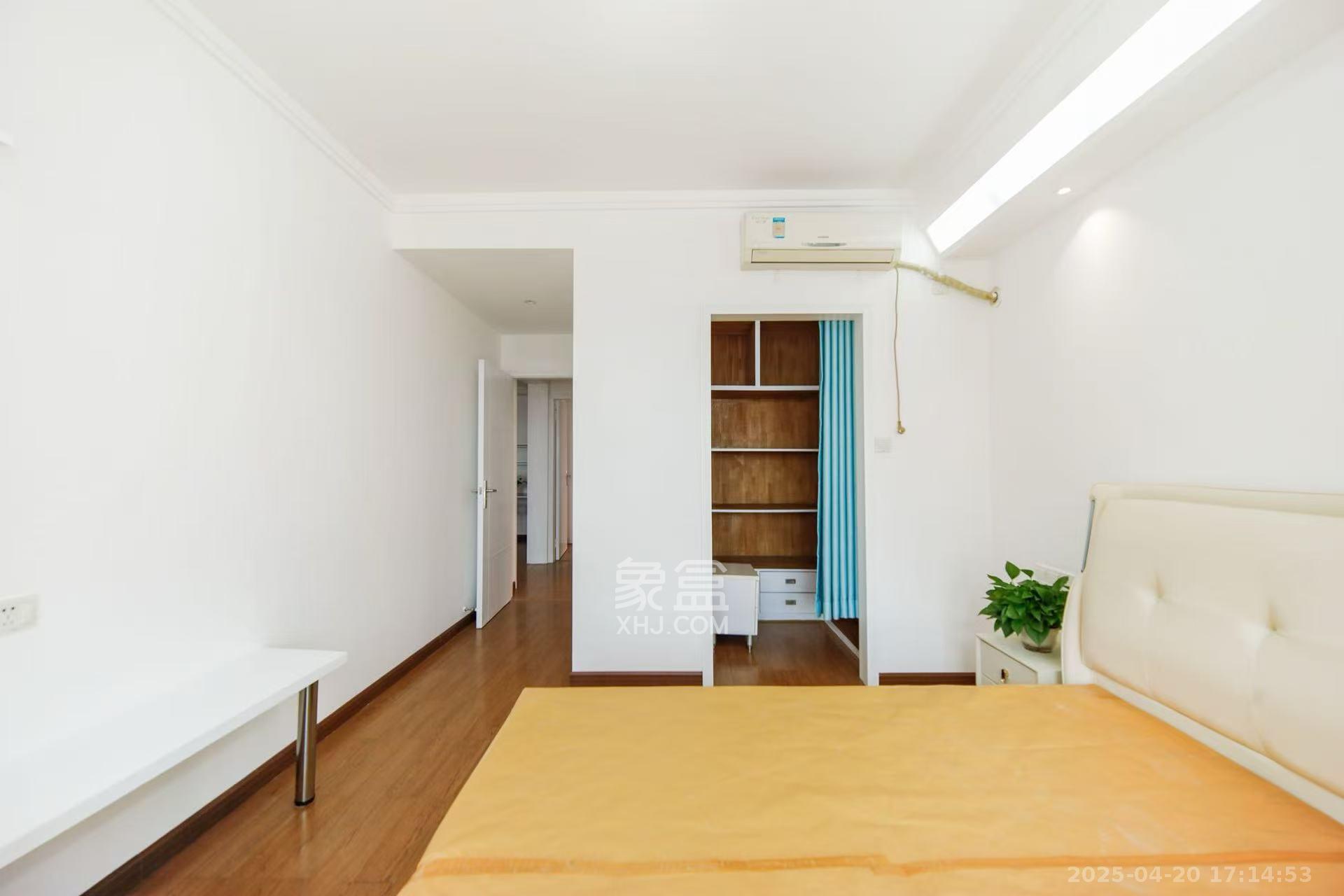 上海城小区  3室1厅2卫   2300.00元/月室内图