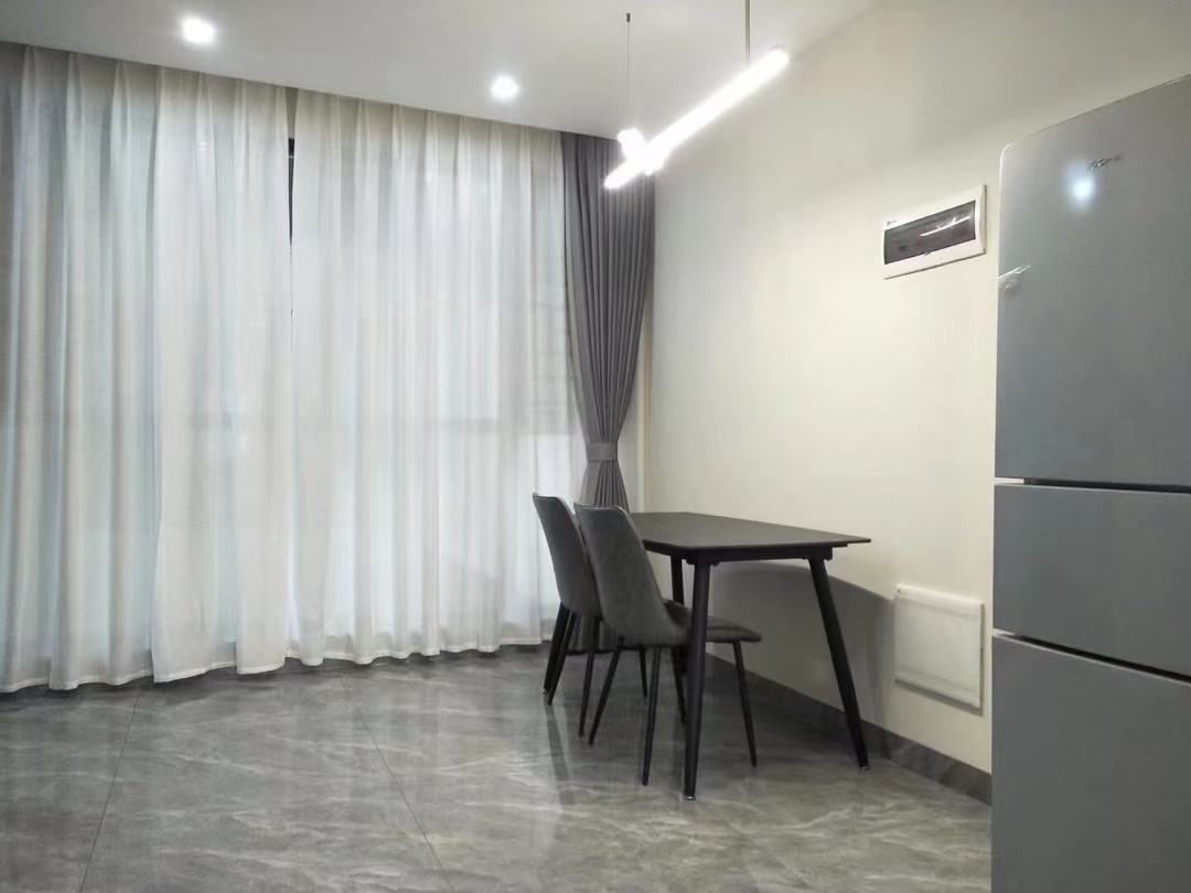 逸龙广场 2室2厅1卫 140.0万 逸龙广场 2室2厅1卫 140.0万客厅