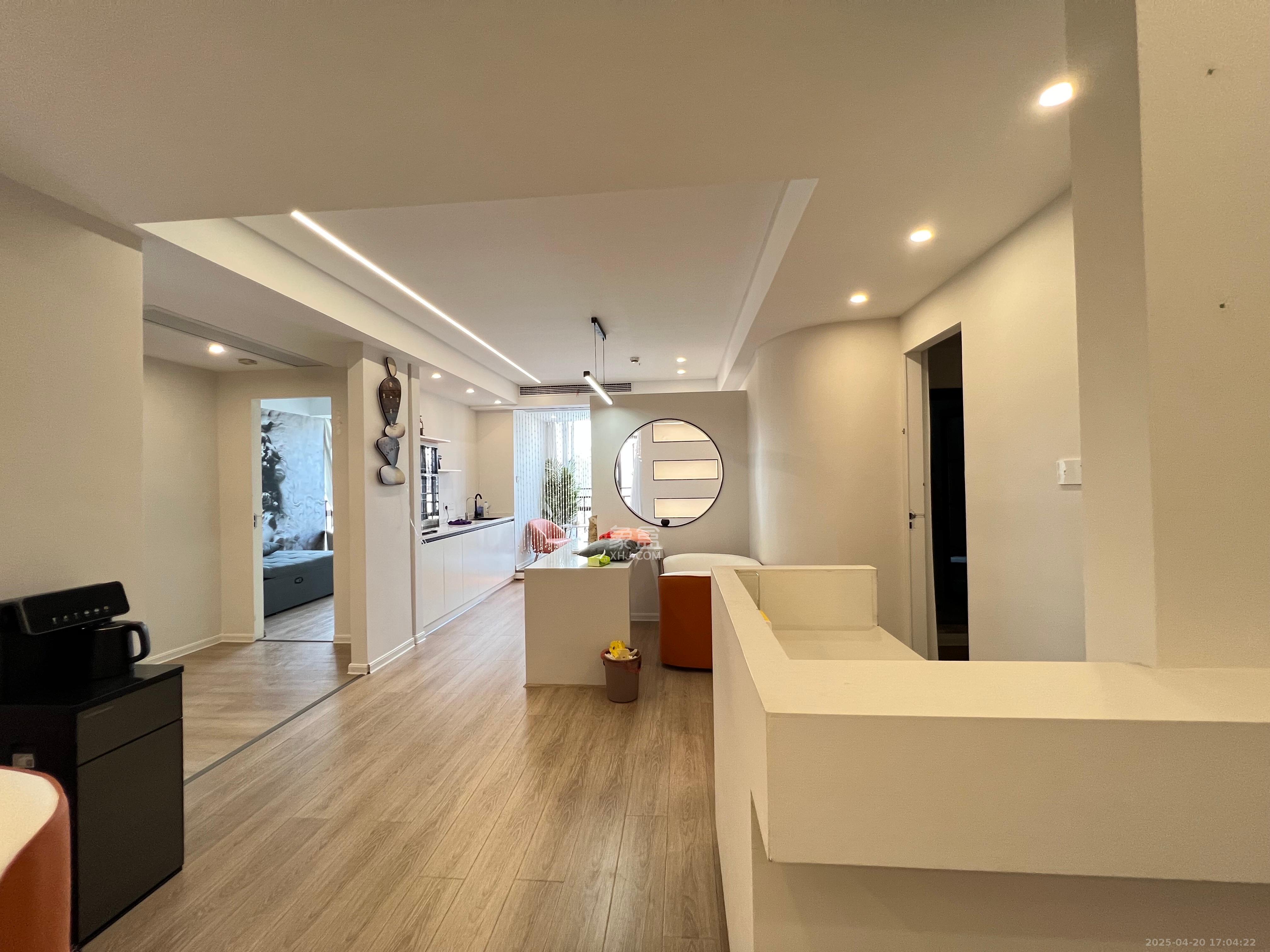 长房中庭国际(东郡华蓉广场) 5室2厅1卫 6800.0元/月 长房中庭国际(东郡华蓉广场) 5室2厅1卫 6800.0元/月室内图