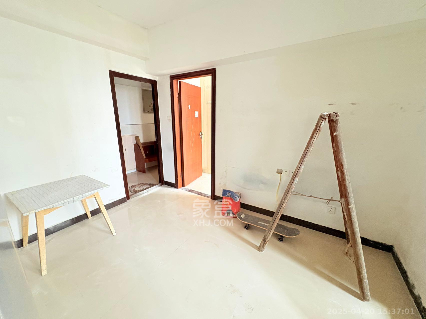 和馨园 1室1厅1卫 1500.0元/月 和馨园 1室1厅1卫 1500.0元/月室内图