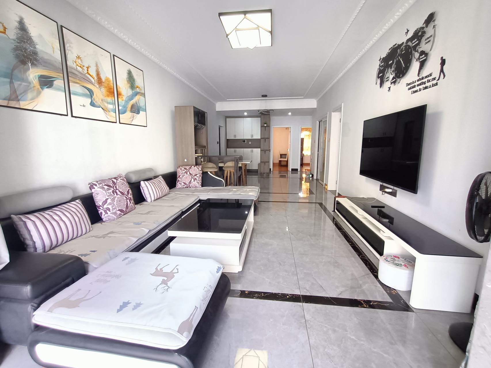 绿地城逸园 3室2厅2卫 138.0万 绿地城逸园 3室2厅2卫 138.0万客厅