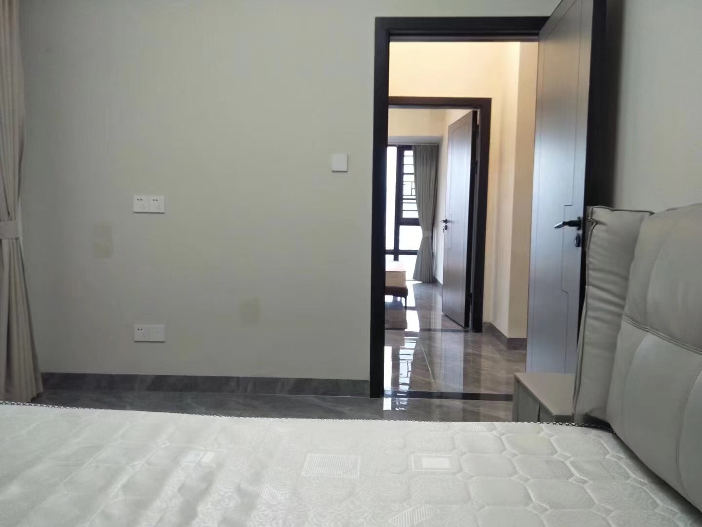 逸龙广场 2室2厅1卫 140.0万 逸龙广场 2室2厅1卫 140.0万客厅