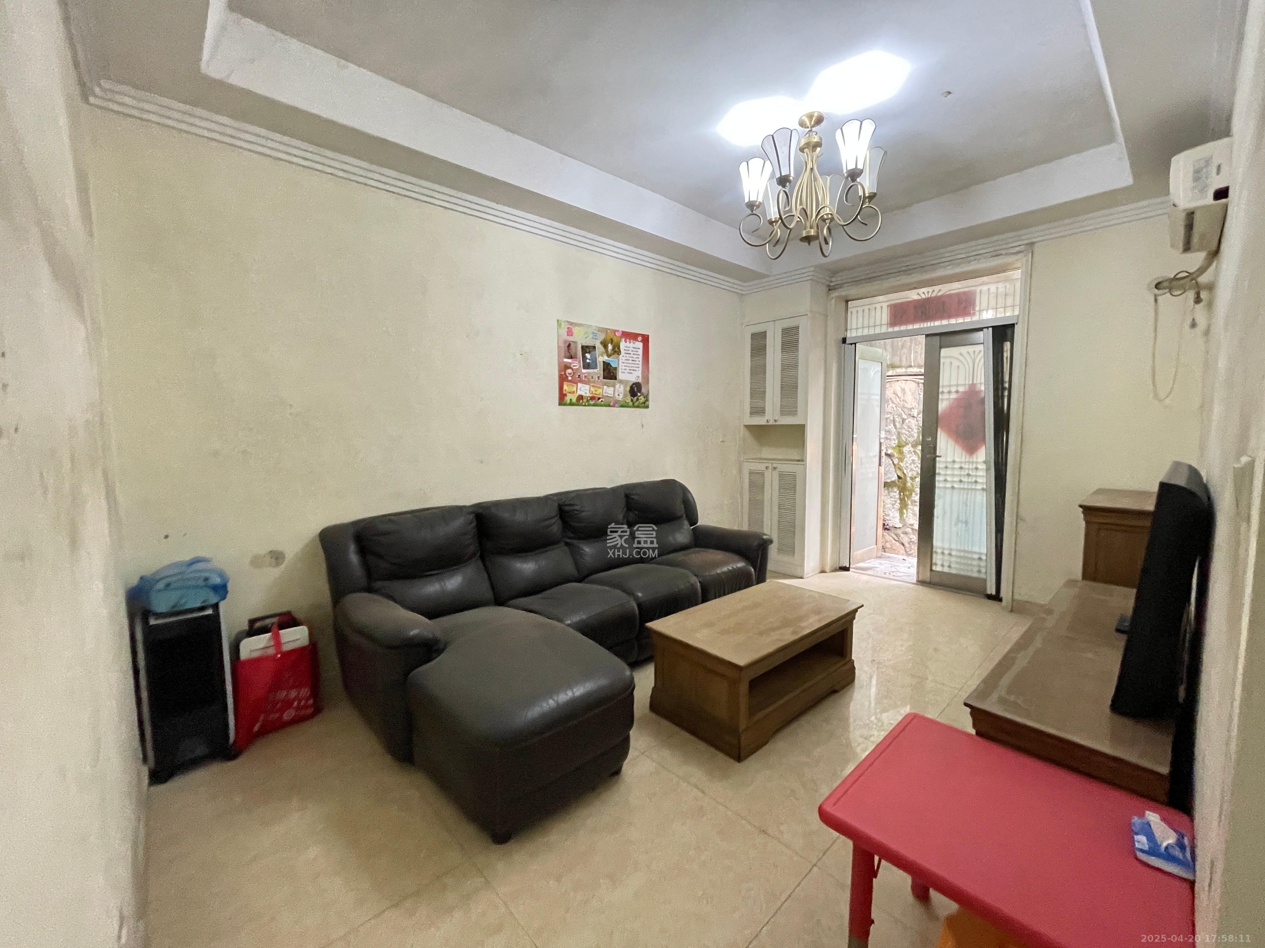 林业厅宿舍  3室1厅1卫    2500.0元/月 林业厅宿舍  3室1厅1卫    2500.0元/月室内图