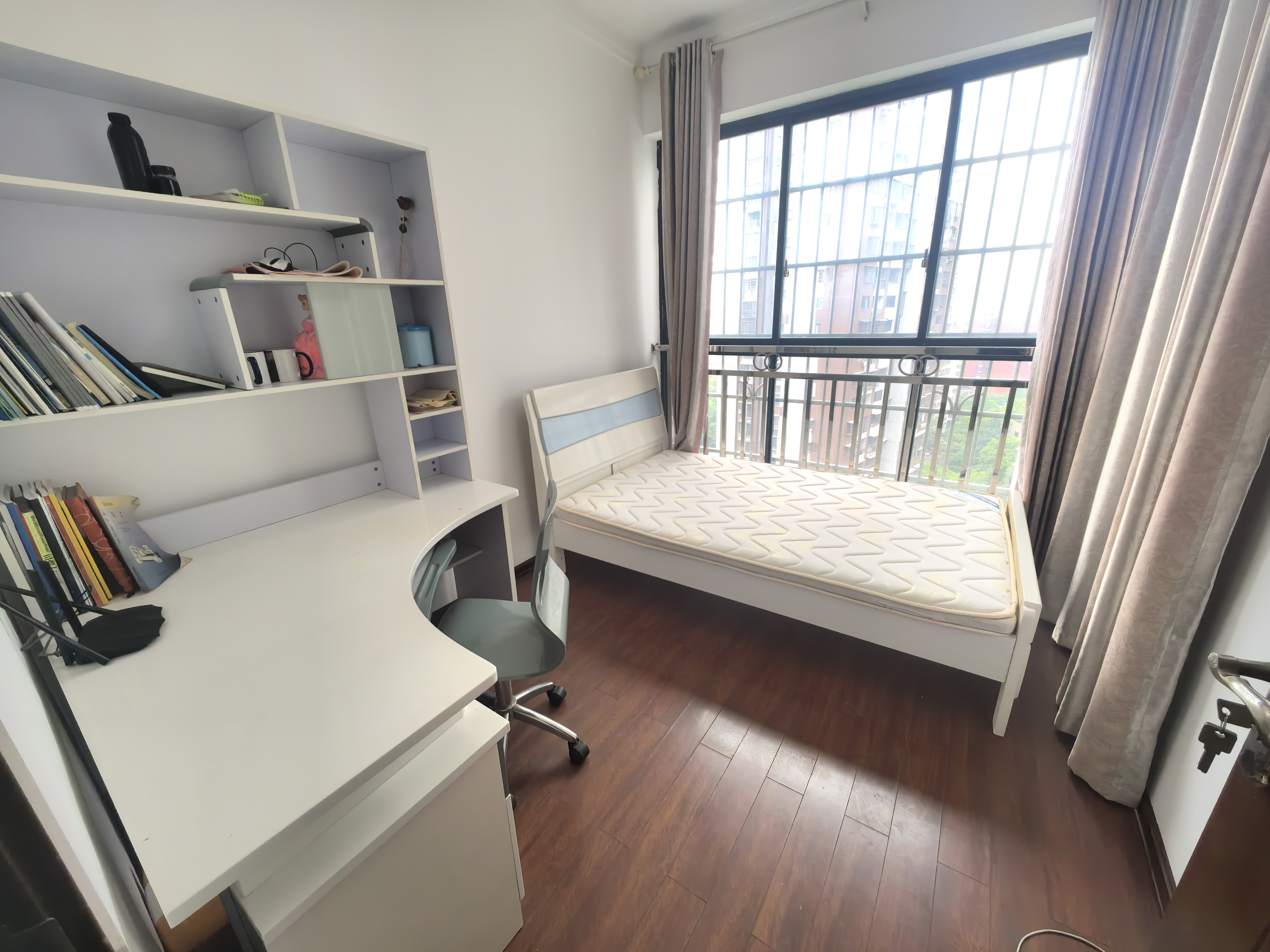 莱茵小镇  4室2厅2卫    45.0万 莱茵小镇  4室2厅2卫    45.0万室内图