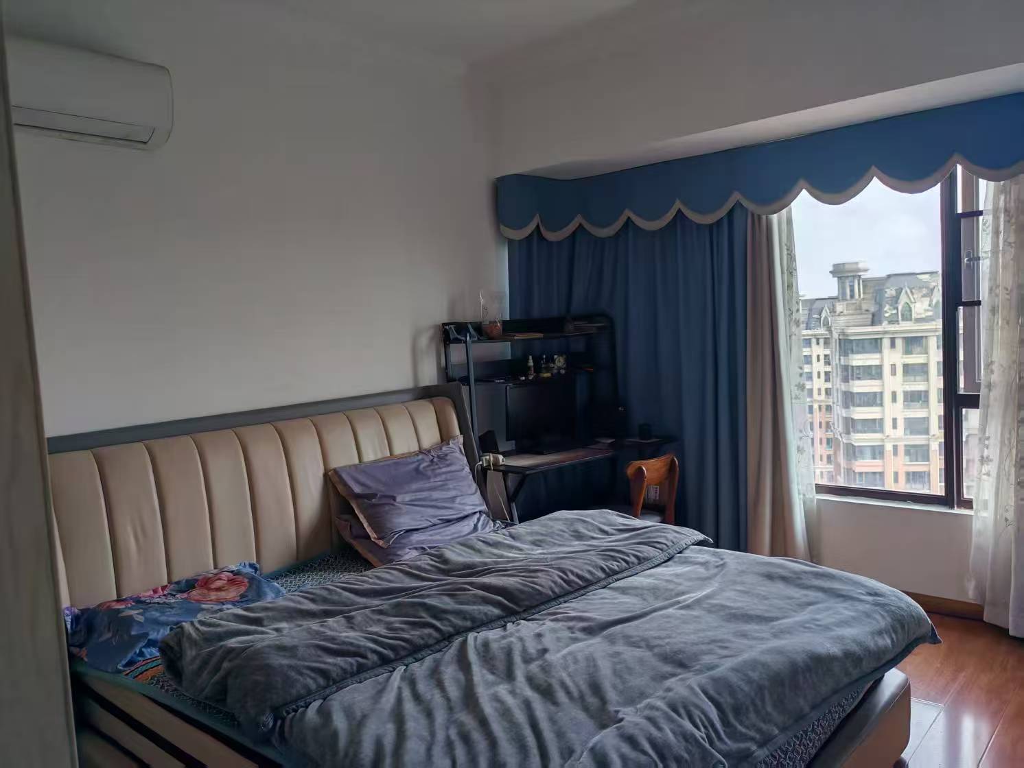 翡翠公园(北大资源) 4室2厅2卫 63.80万 翡翠公园(北大资源) 4室2厅2卫 63.80万室内图