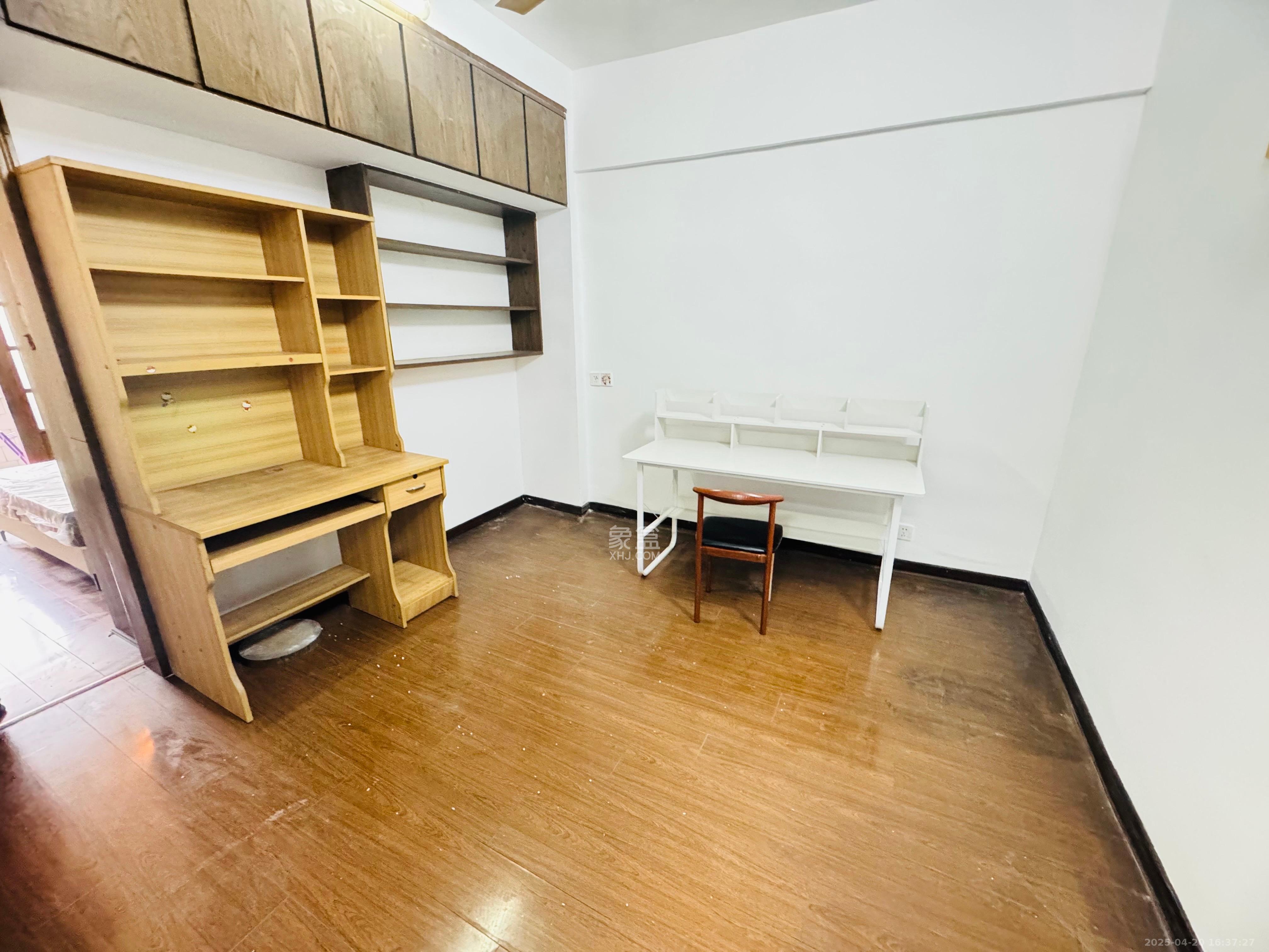 西湖路散盘 3室1厅1卫 3500.0元/月 西湖路散盘 3室1厅1卫 3500.0元/月室内图