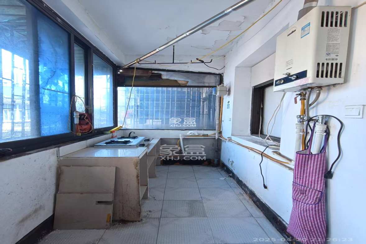 人民新村  2室2厅1卫    2000.0元/月 人民新村  2室2厅1卫    2000.0元/月室内图