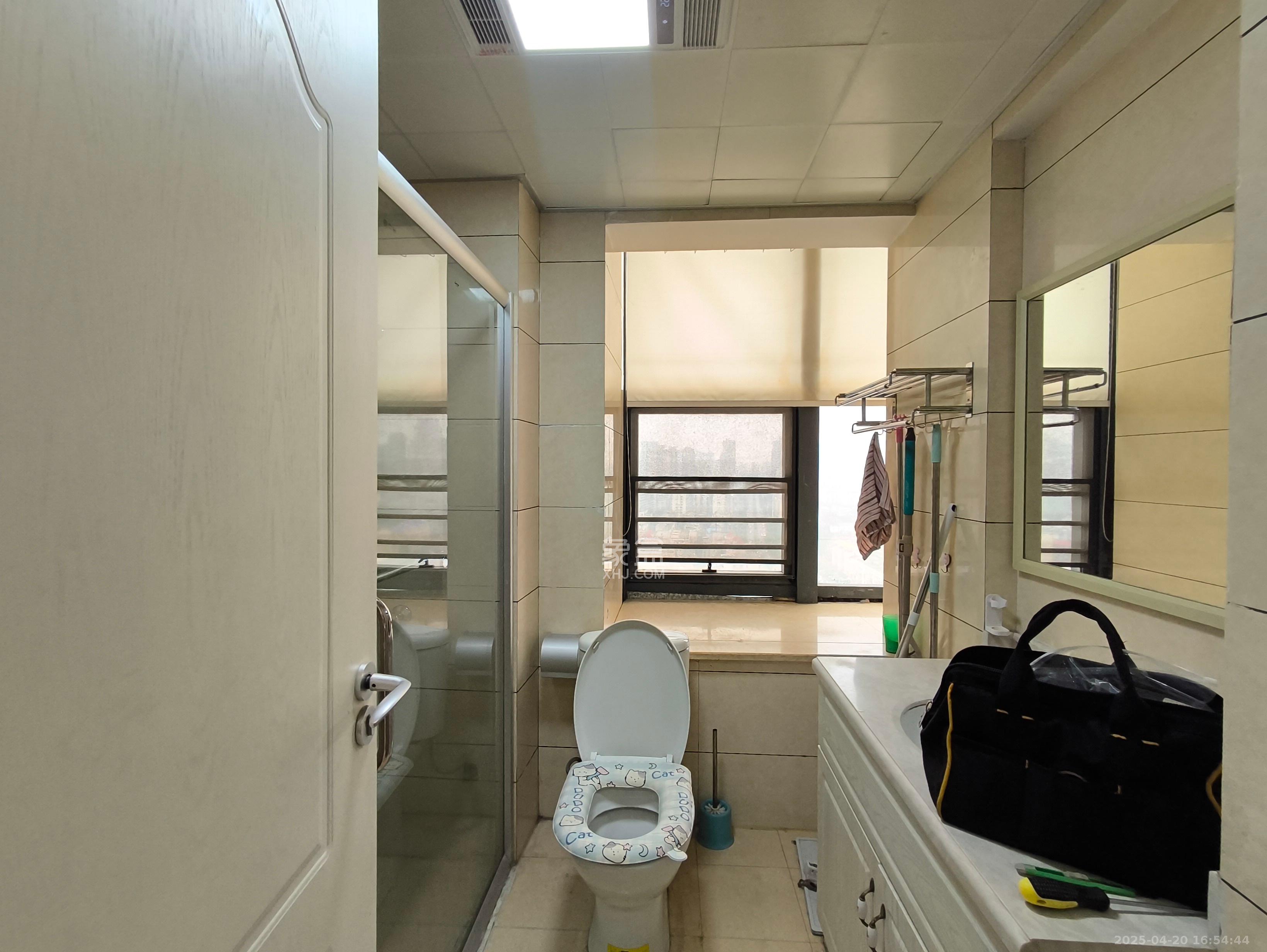 蓝湾国际广场 1室1厅1卫 1800.0元/月 蓝湾国际广场 1室1厅1卫 1800.0元/月室内图