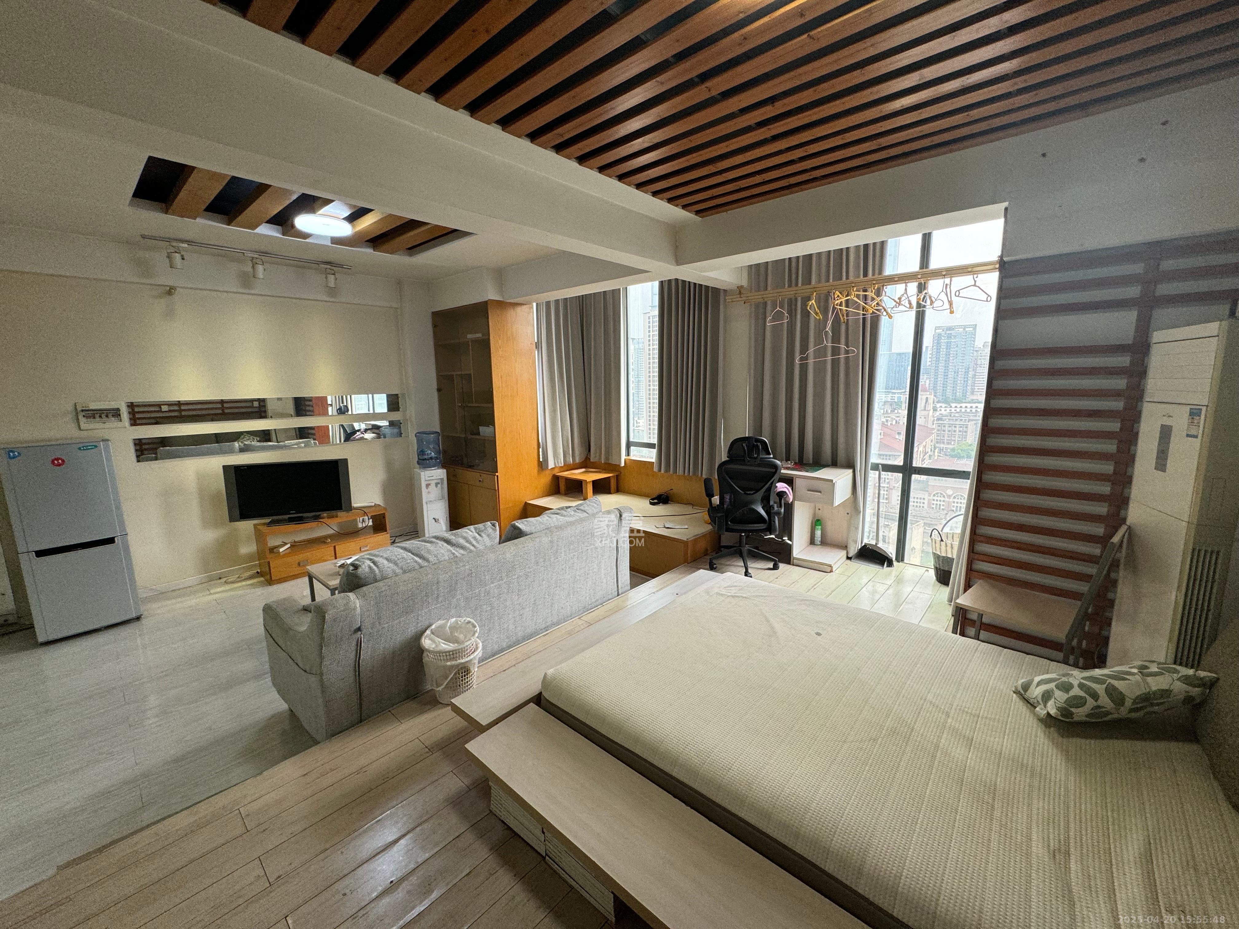 YO领域(领御大厦) 1室1厅1卫 2400.0元/月 YO领域(领御大厦) 1室1厅1卫 2400.0元/月室内图