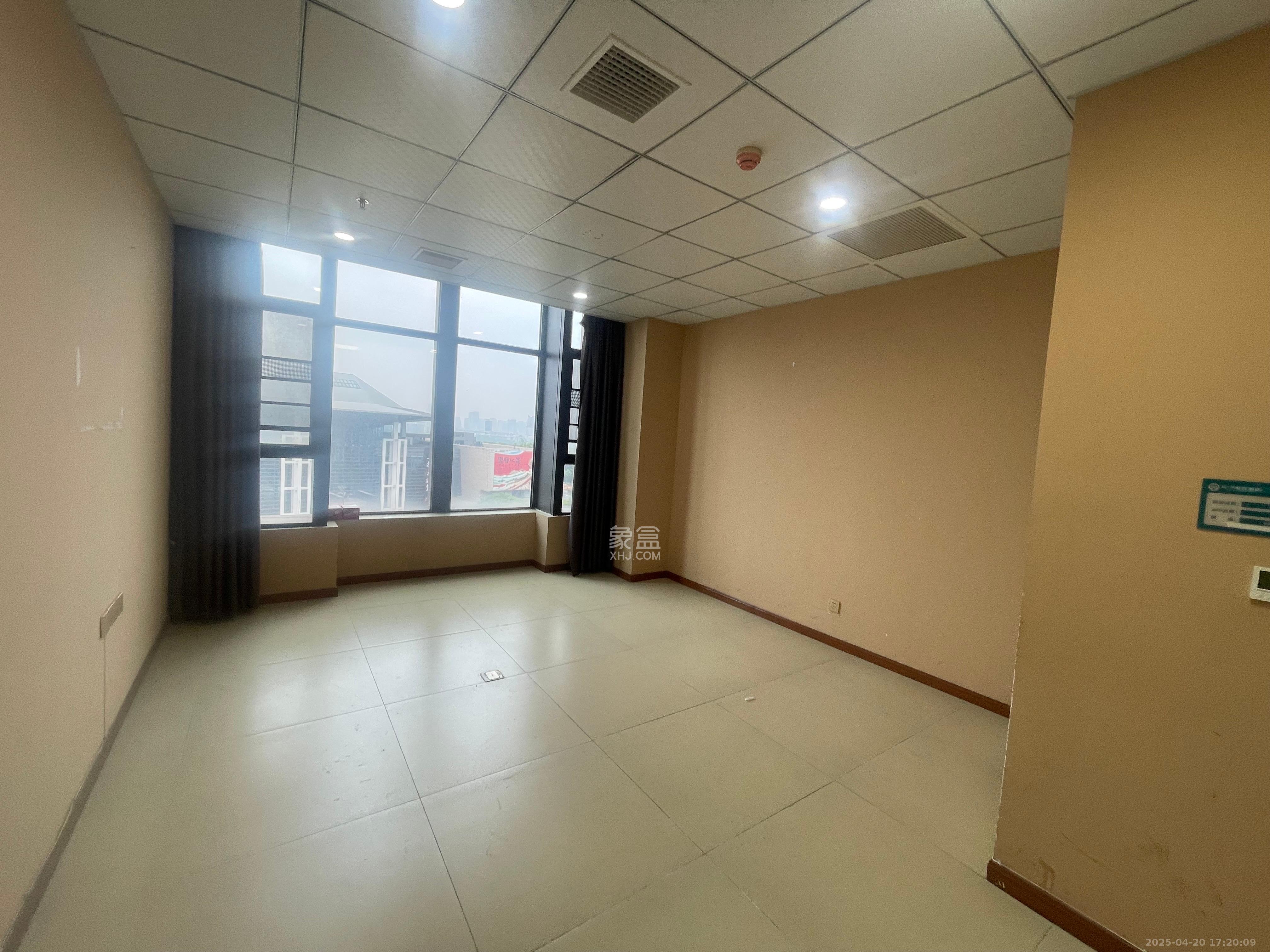 公园9号大都会  3室2厅1卫   4500.00元/月室内图