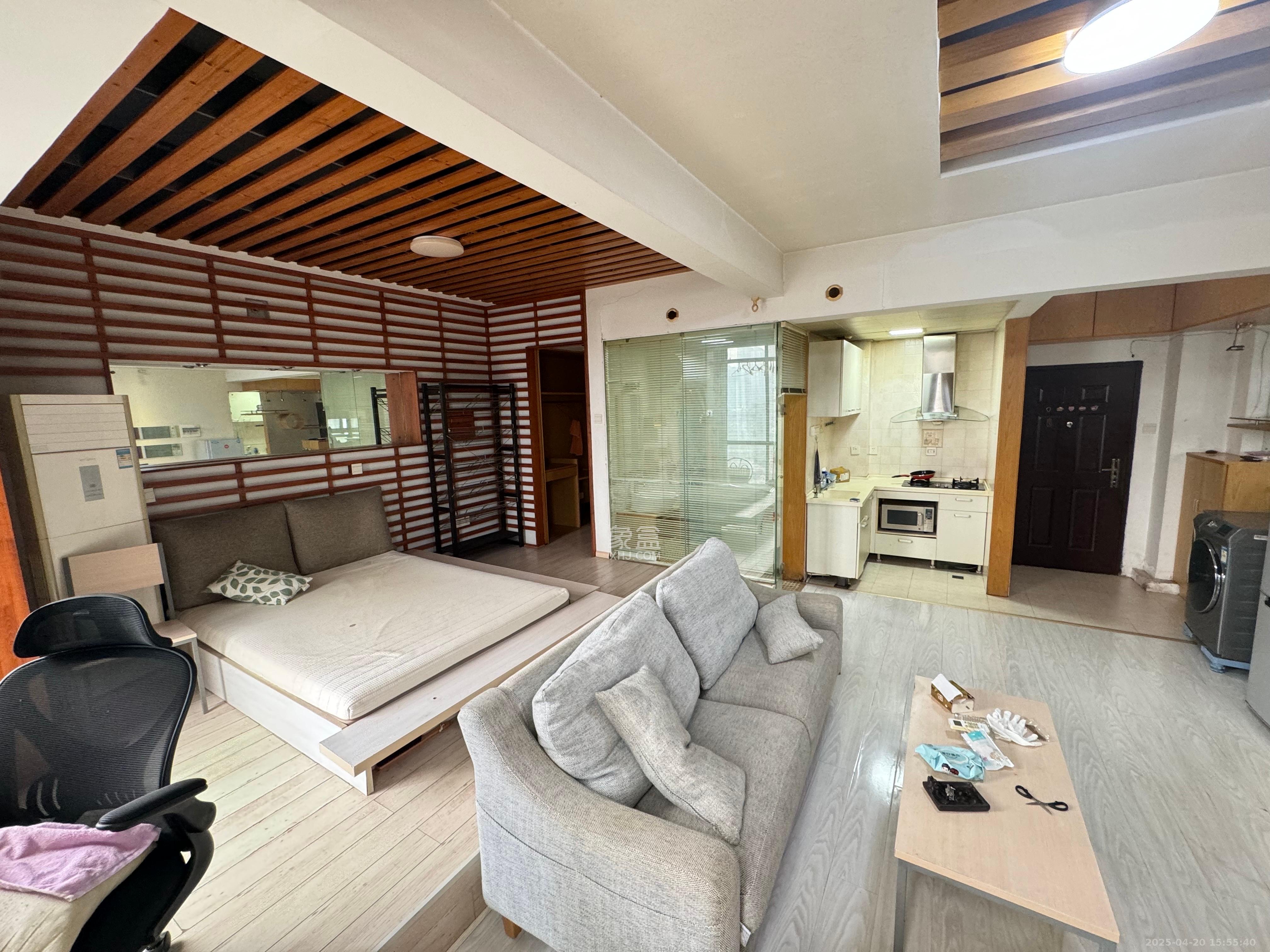 YO领域(领御大厦) 1室1厅1卫 2400.0元/月 YO领域(领御大厦) 1室1厅1卫 2400.0元/月室内图