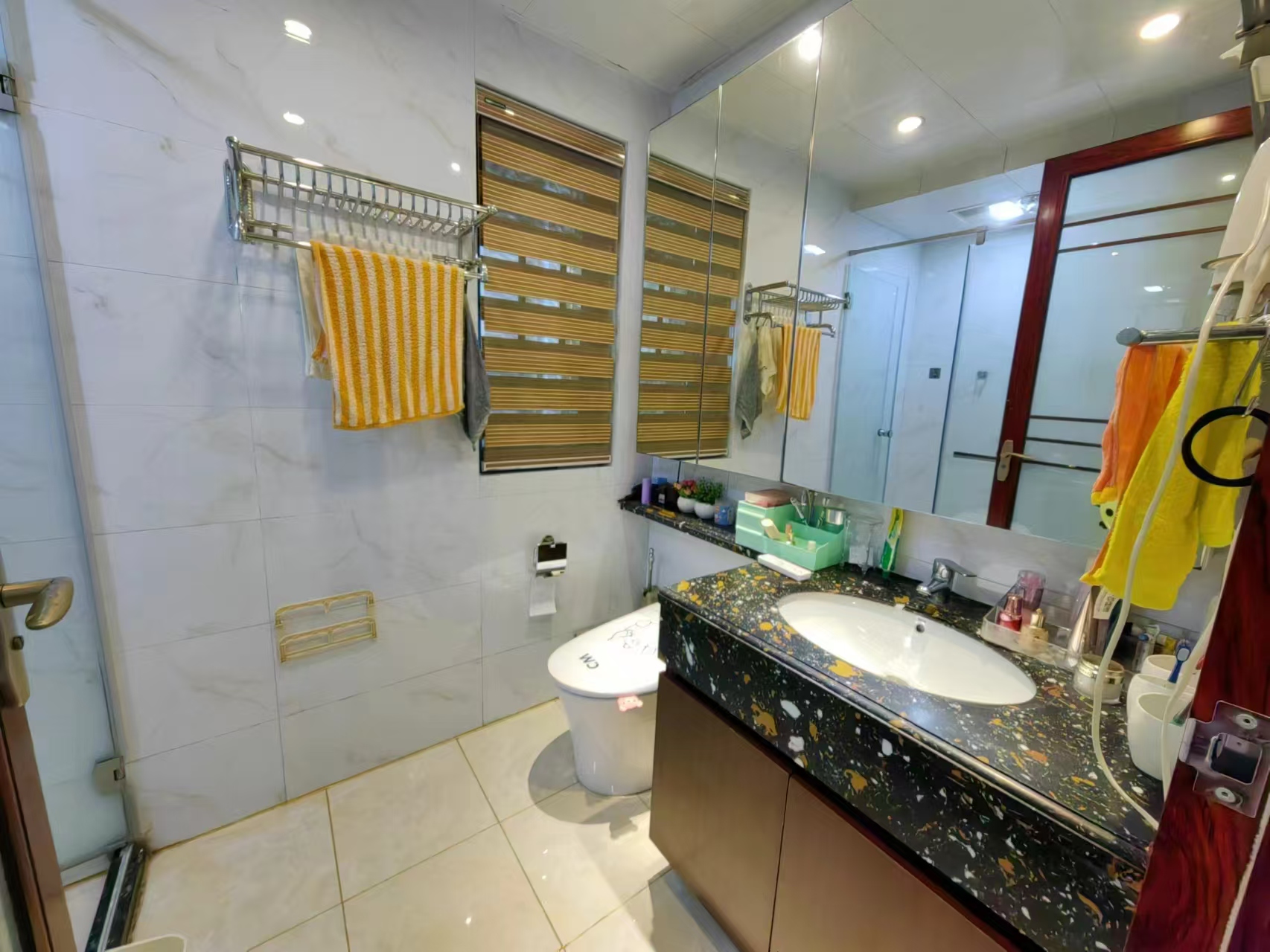 恒大绿洲 3室2厅2卫 1900.0元/月 恒大绿洲 3室2厅2卫 1900.0元/月室内图