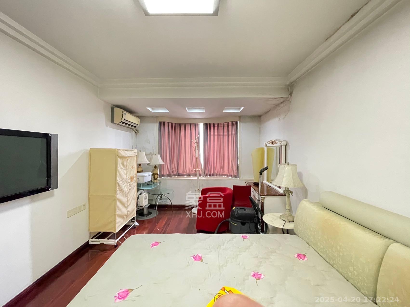 愉景花园 4室2厅2卫 4800.0元/月 愉景花园 4室2厅2卫 4800.0元/月室内图