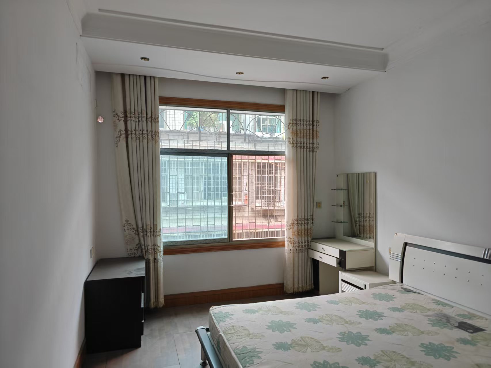 育财农贸市场(民营市场) 3室2厅2卫 29.8万 育财农贸市场(民营市场) 3室2厅2卫 29.8万客厅