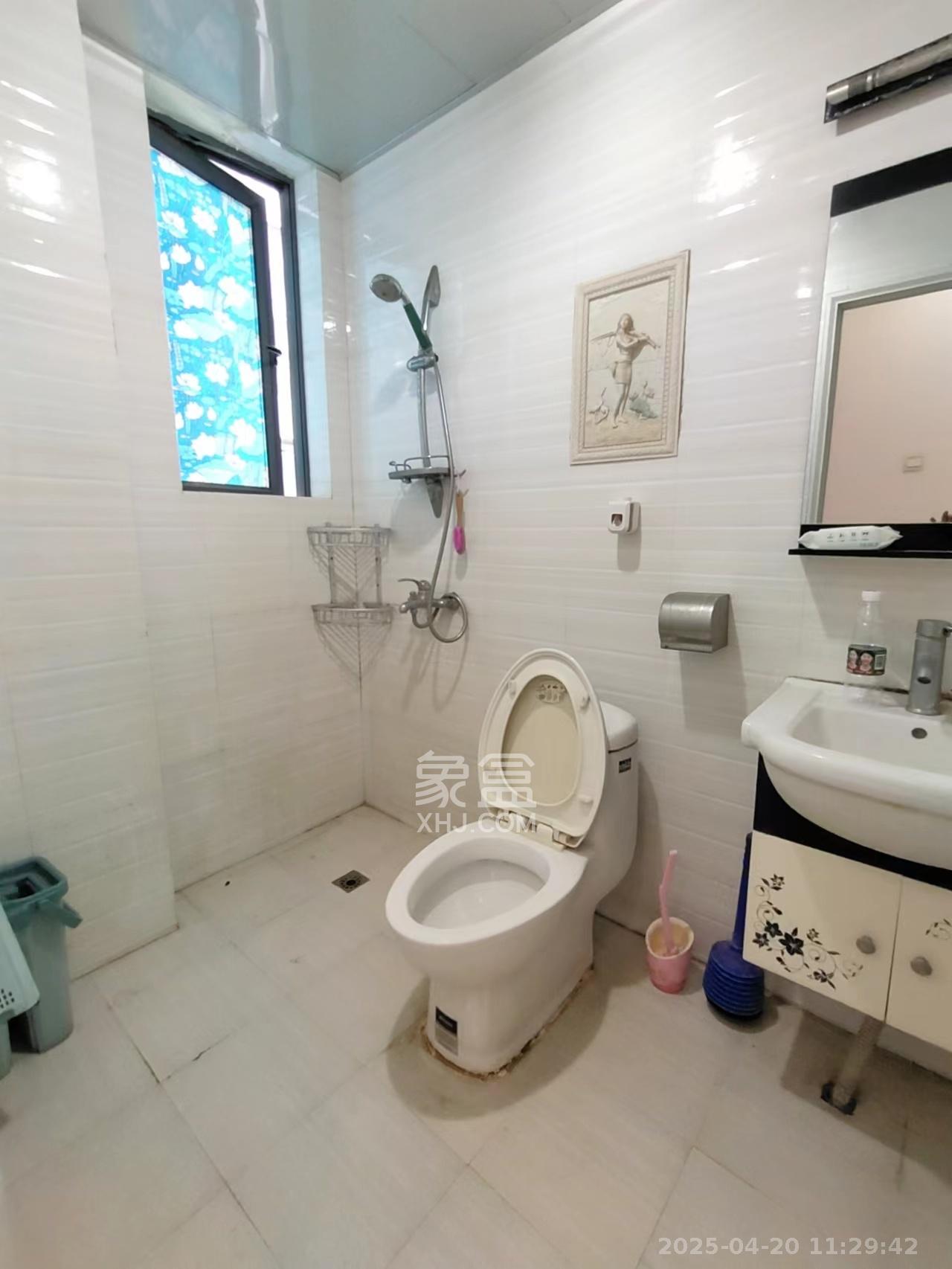 湘域中央  2室1厅1卫    2900.0元/月室内图