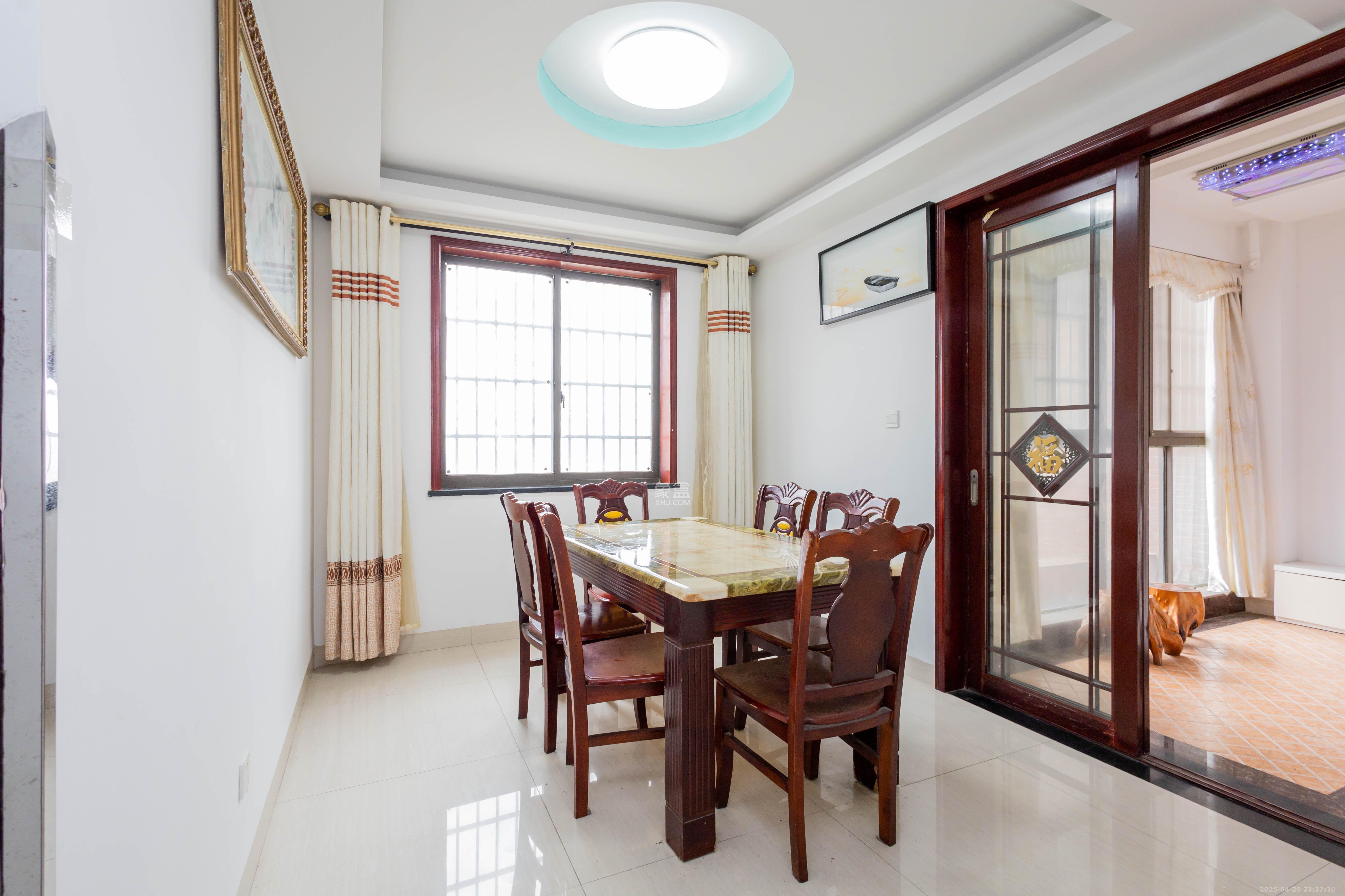 方略潇邦  3室2厅2卫    68.8万 方略潇邦  3室2厅2卫    68.8万客厅