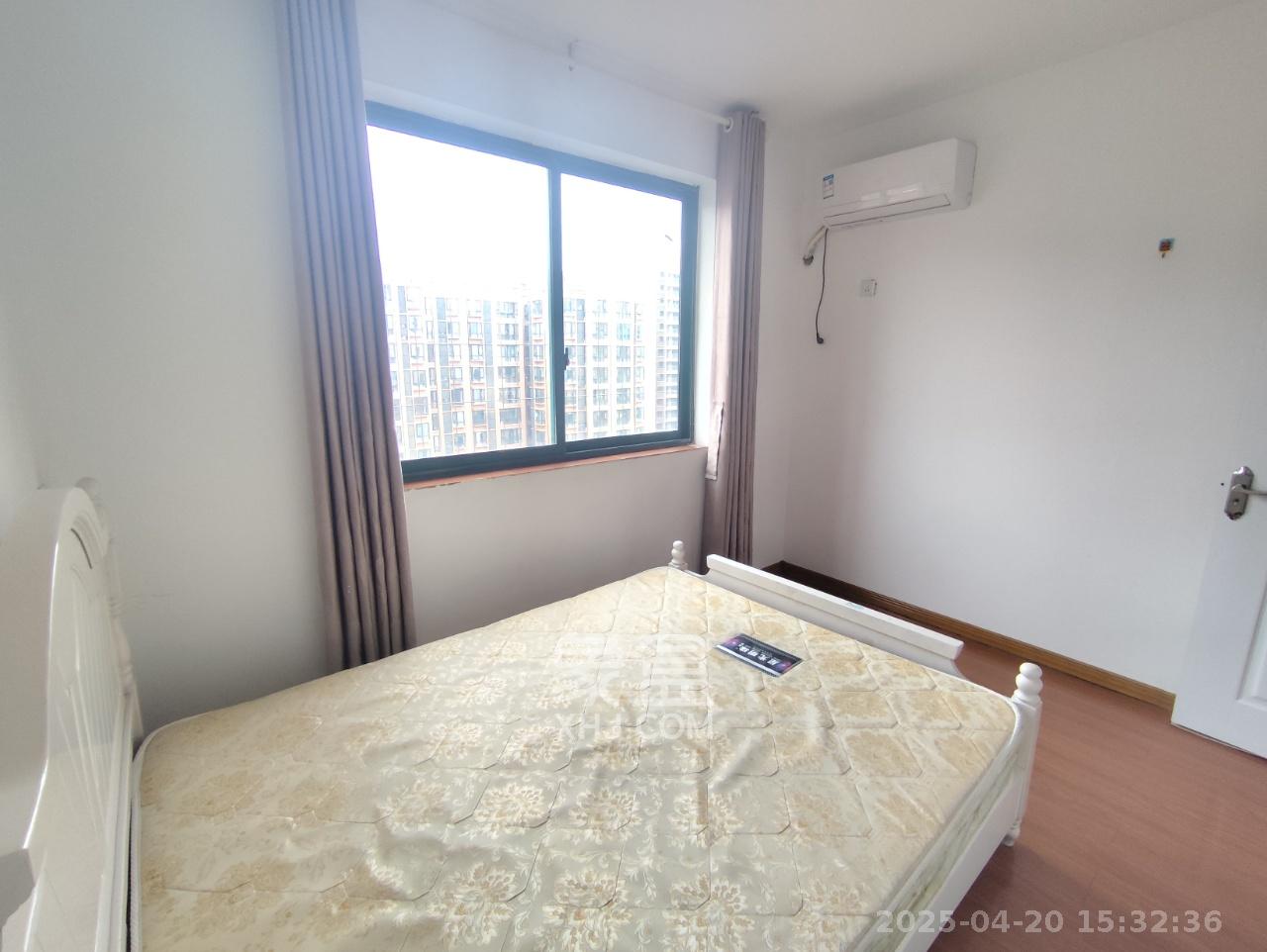 丽发新城 4室2厅1卫 2000.0元/月 丽发新城 4室2厅1卫 2000.0元/月室内图