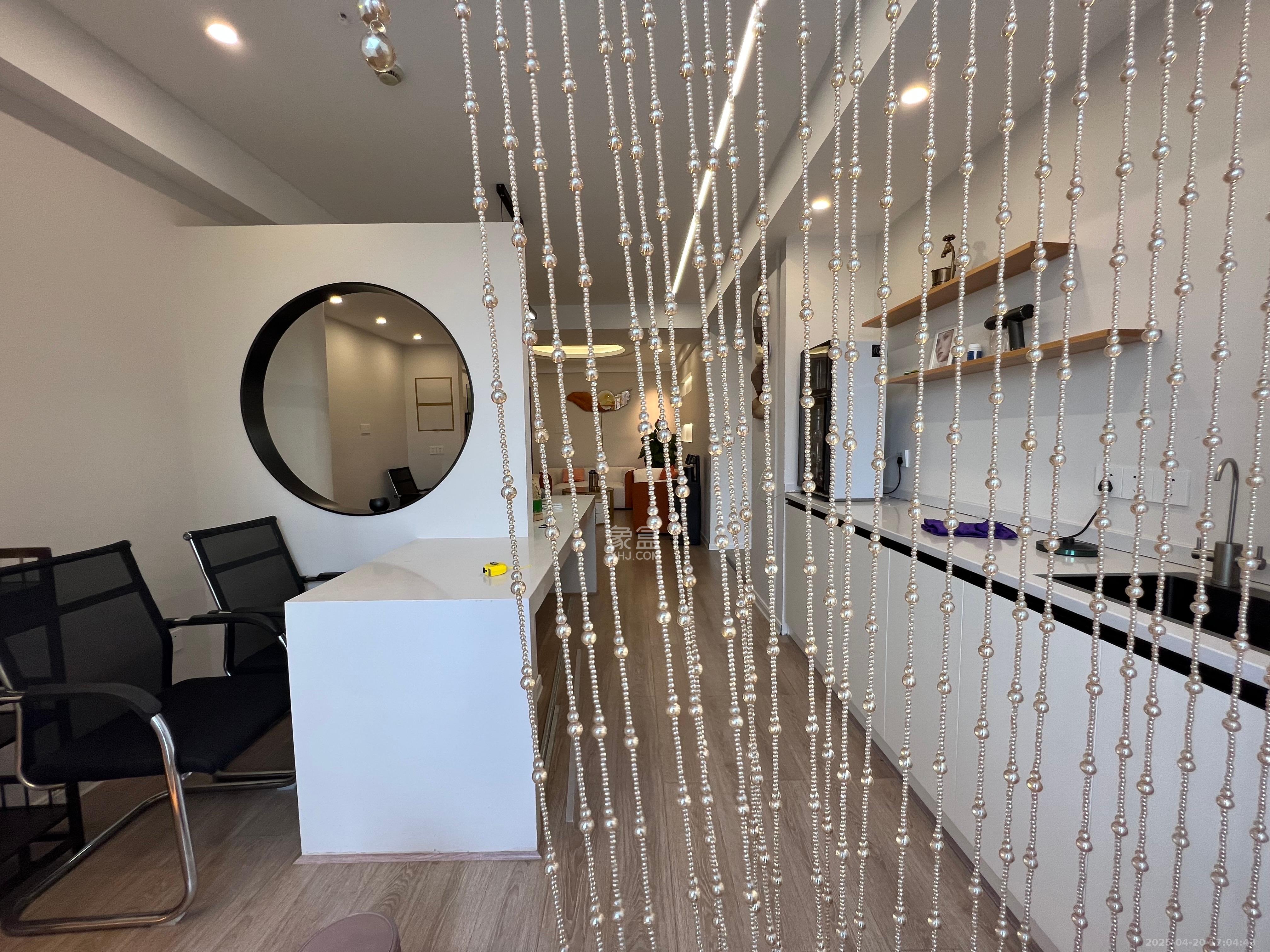 长房中庭国际(东郡华蓉广场) 5室2厅1卫 6800.0元/月 长房中庭国际(东郡华蓉广场) 5室2厅1卫 6800.0元/月室内图