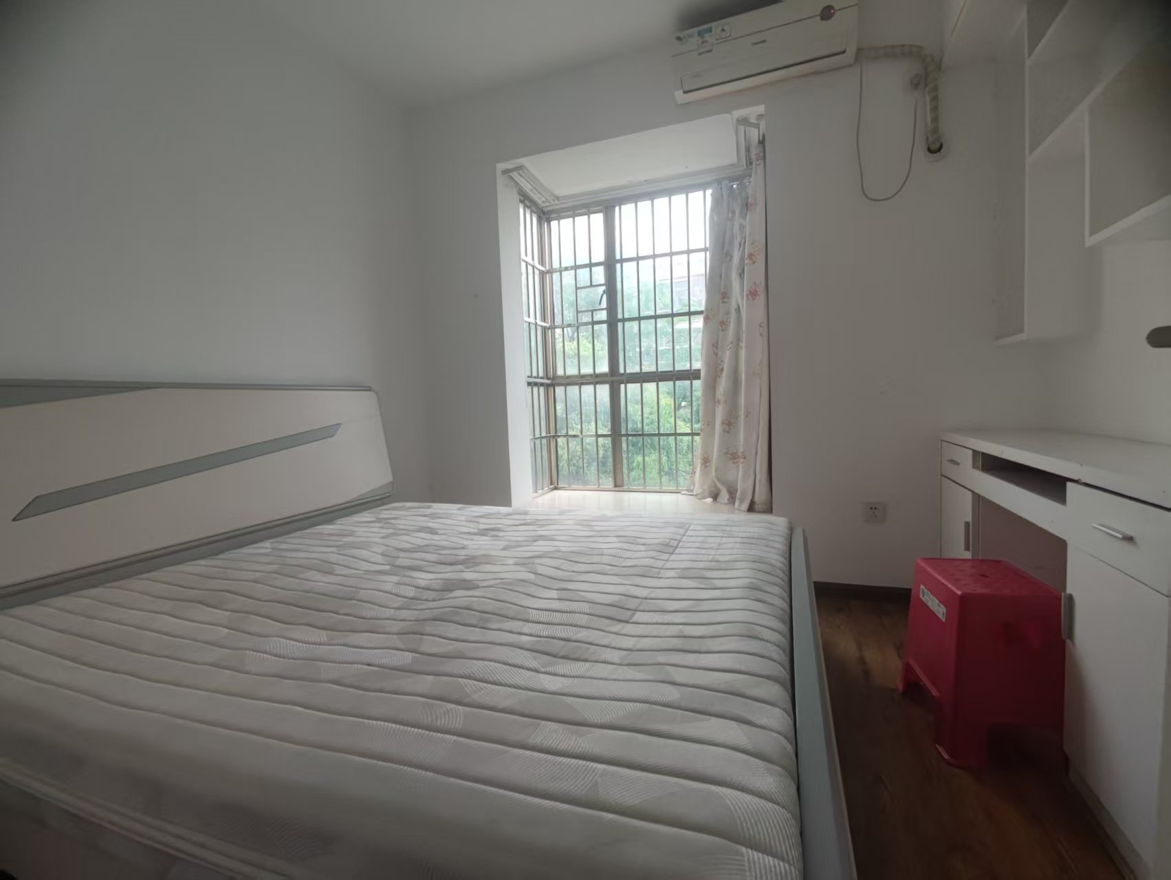 佳宁娜小区(梓山湖小区)  3室2厅2卫    2300.0元/月 佳宁娜小区(梓山湖小区)  3室2厅2卫    2300.0元/月室内图