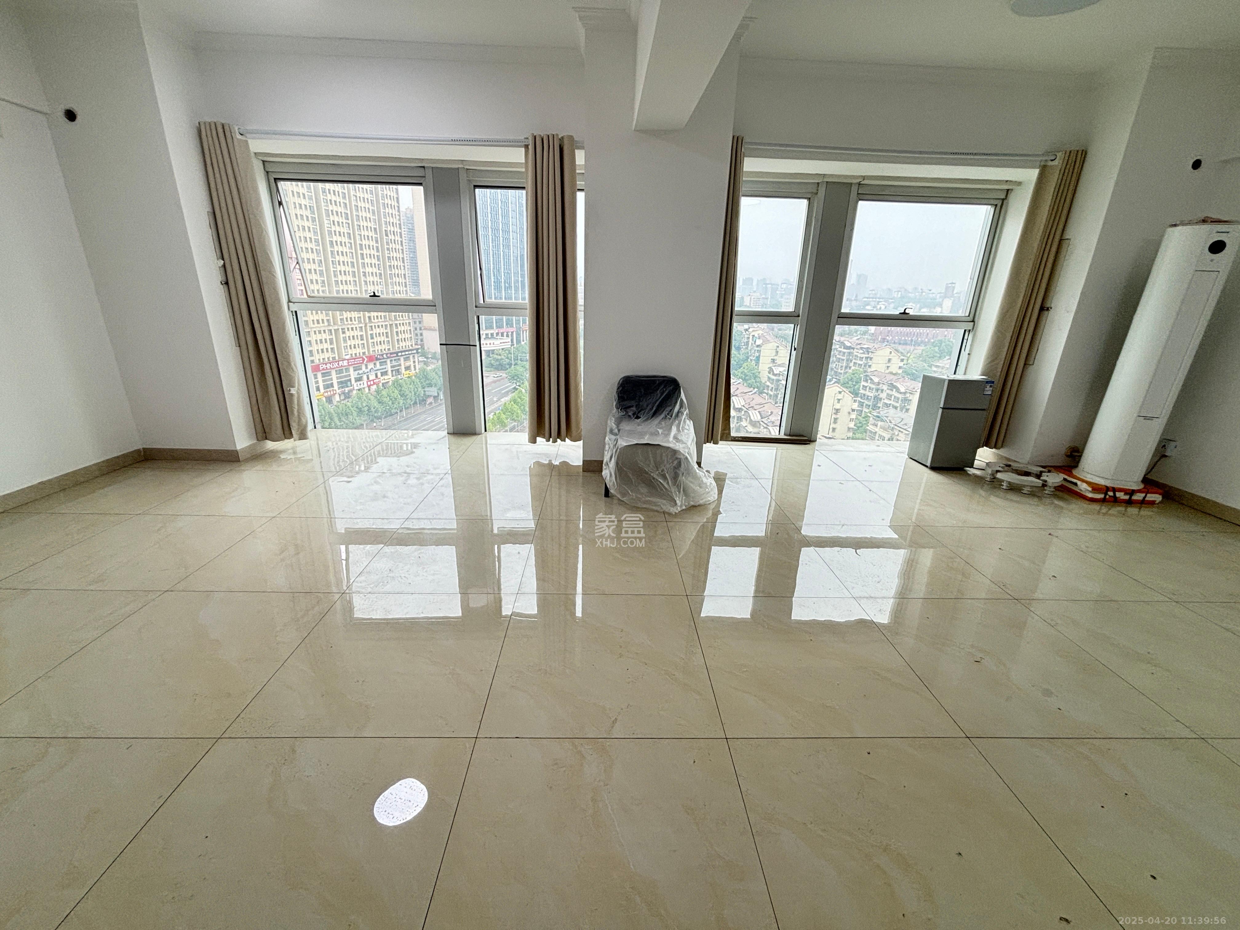 五峰国际 1室1厅1卫 3000.0元/月 五峰国际 1室1厅1卫 3000.0元/月室内图