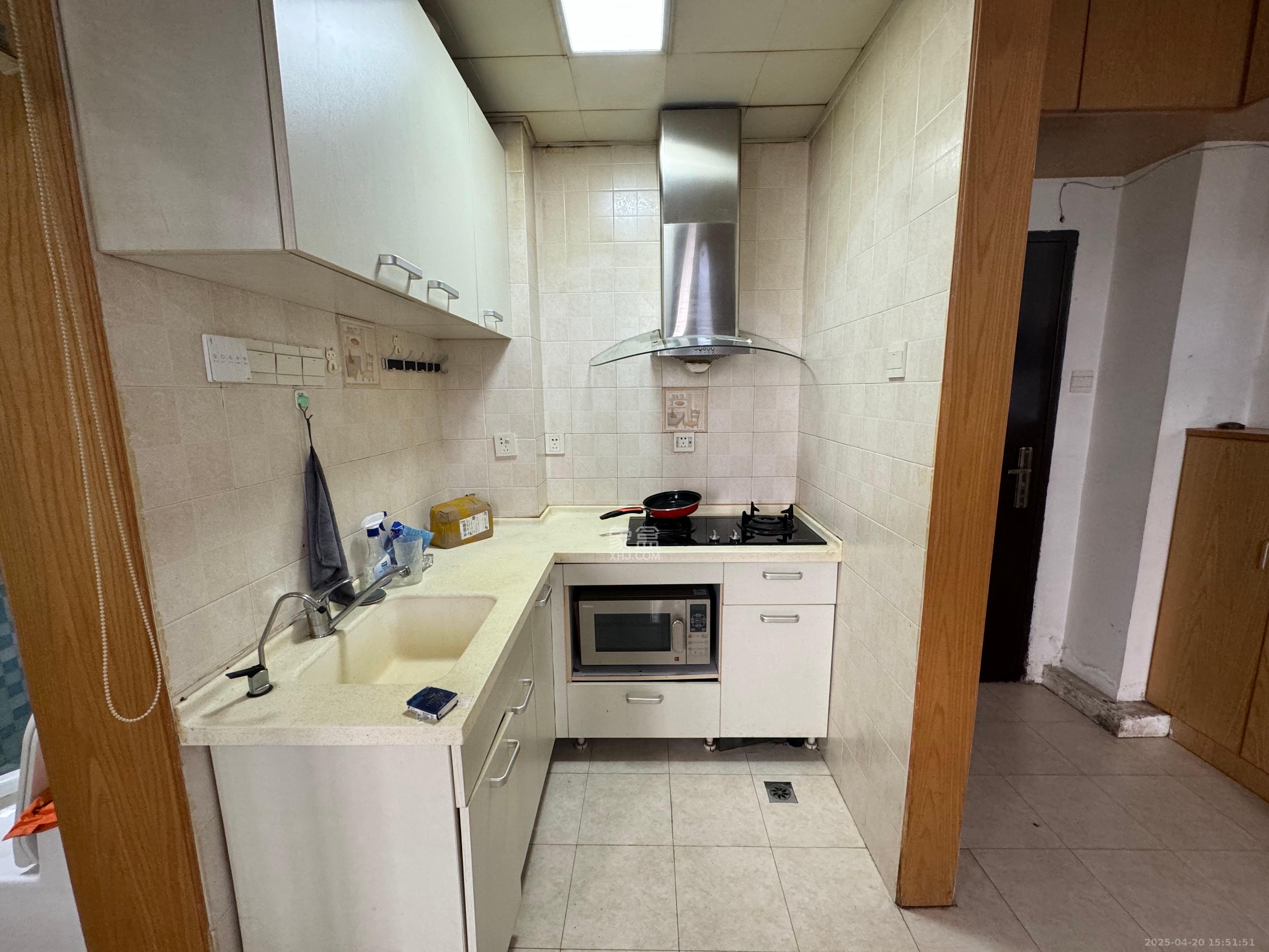 YO领域(领御大厦) 1室1厅1卫 2400.0元/月 YO领域(领御大厦) 1室1厅1卫 2400.0元/月室内图