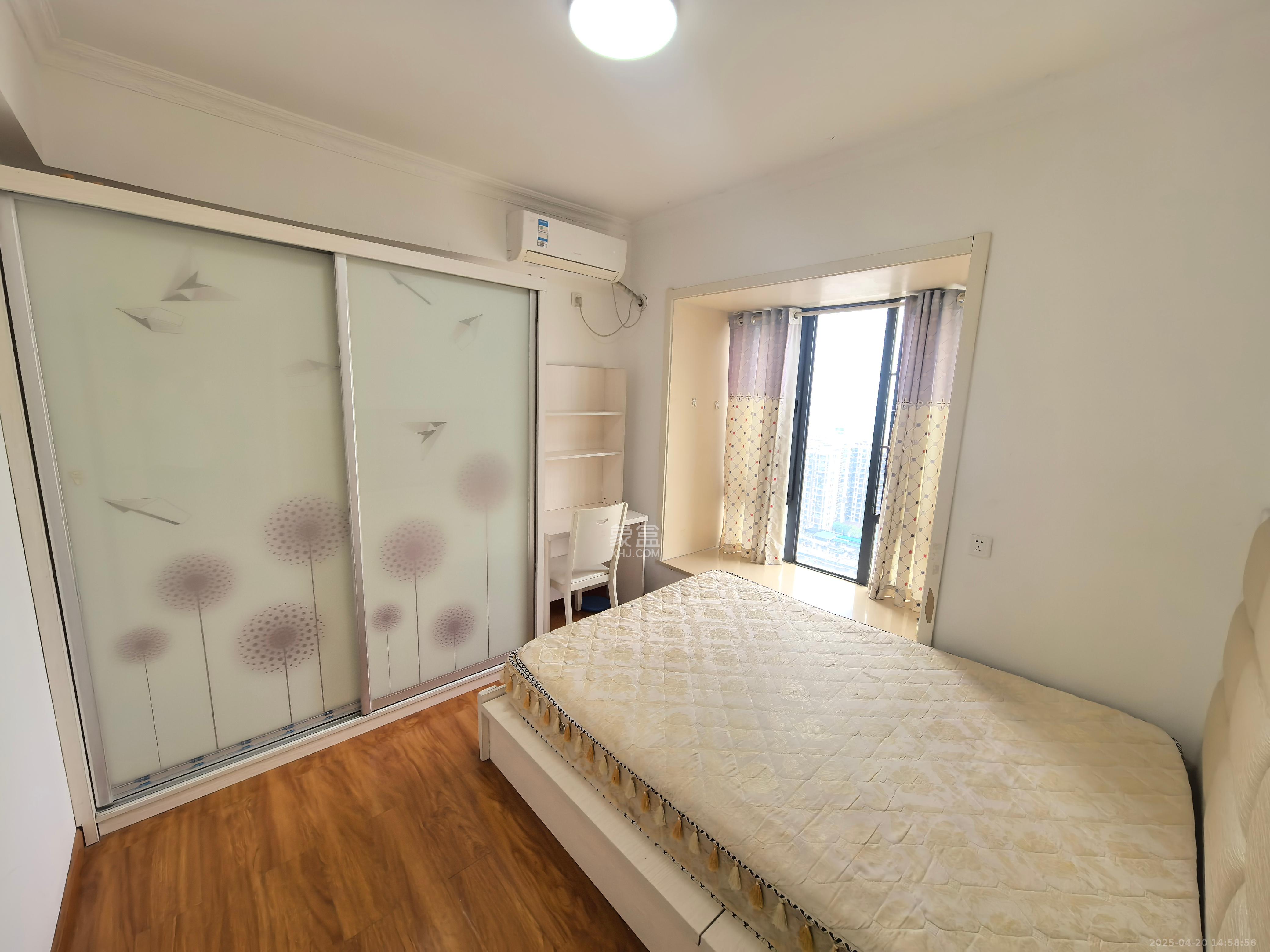 蓝山郡 4室2厅2卫 2500.0元/月 蓝山郡 4室2厅2卫 2500.0元/月室内图