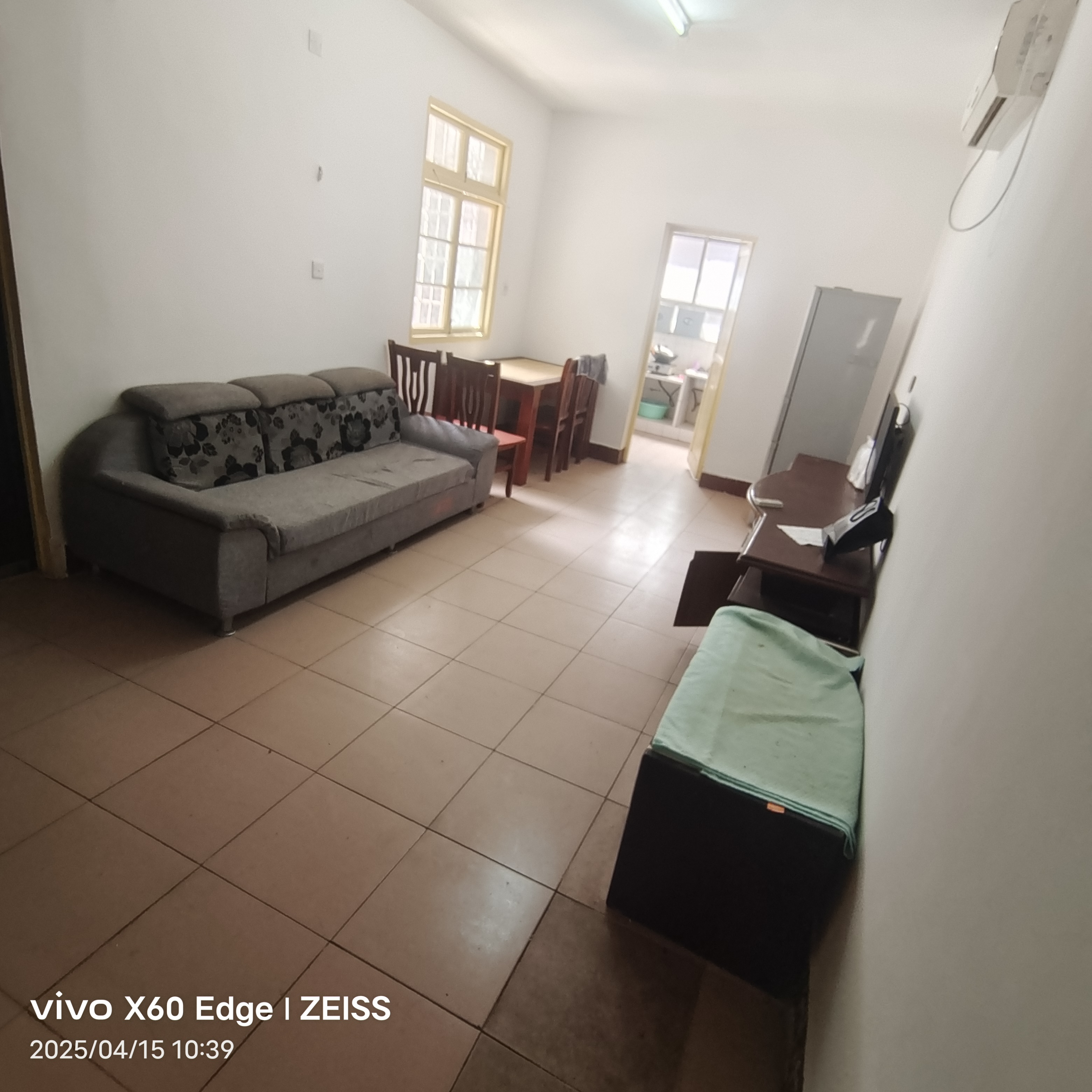 环城南路散盘 2室1厅1卫 550.0元/月 环城南路散盘 2室1厅1卫 550.0元/月室内图