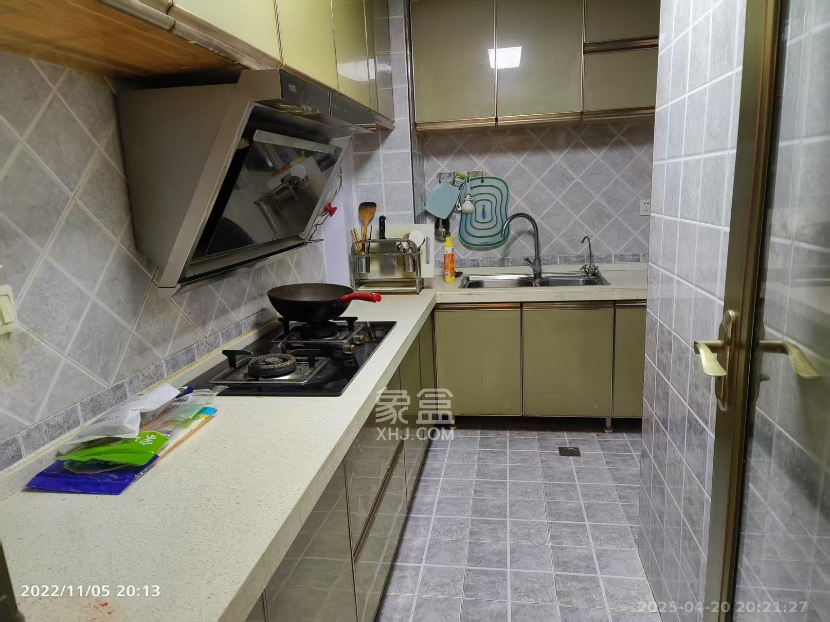 亚商国际  1室2厅1卫    2200.0元/月 亚商国际  1室2厅1卫    2200.0元/月室内图