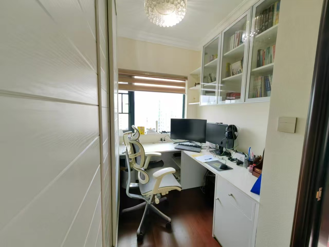 恒大绿洲 3室2厅2卫 1900.0元/月 恒大绿洲 3室2厅2卫 1900.0元/月室内图