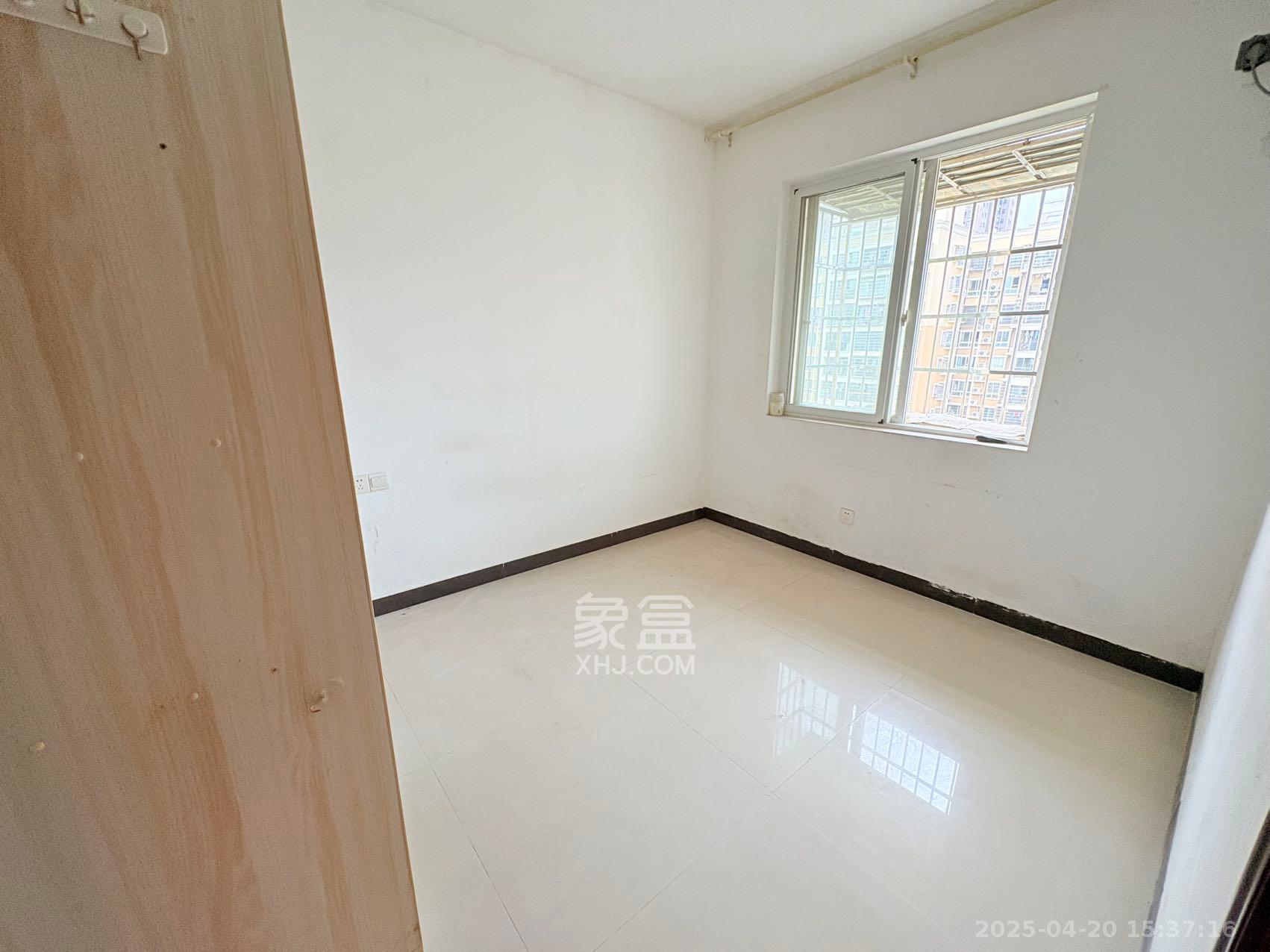 和馨园 1室1厅1卫 1500.0元/月 和馨园 1室1厅1卫 1500.0元/月室内图