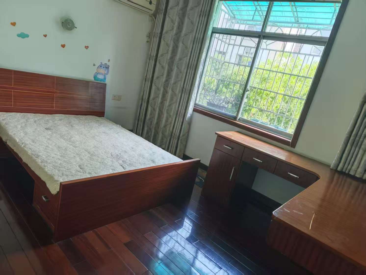 梓山苑小区 3室2厅2卫 1000.0元/月 梓山苑小区 3室2厅2卫 1000.0元/月室内图