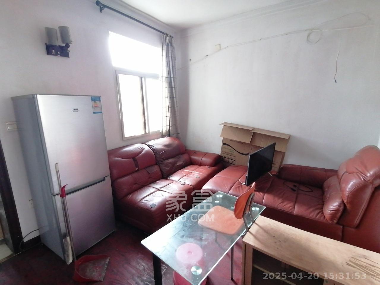 钟馗庙小区 2室1厅1卫 1400.0元/月 钟馗庙小区 2室1厅1卫 1400.0元/月室内图