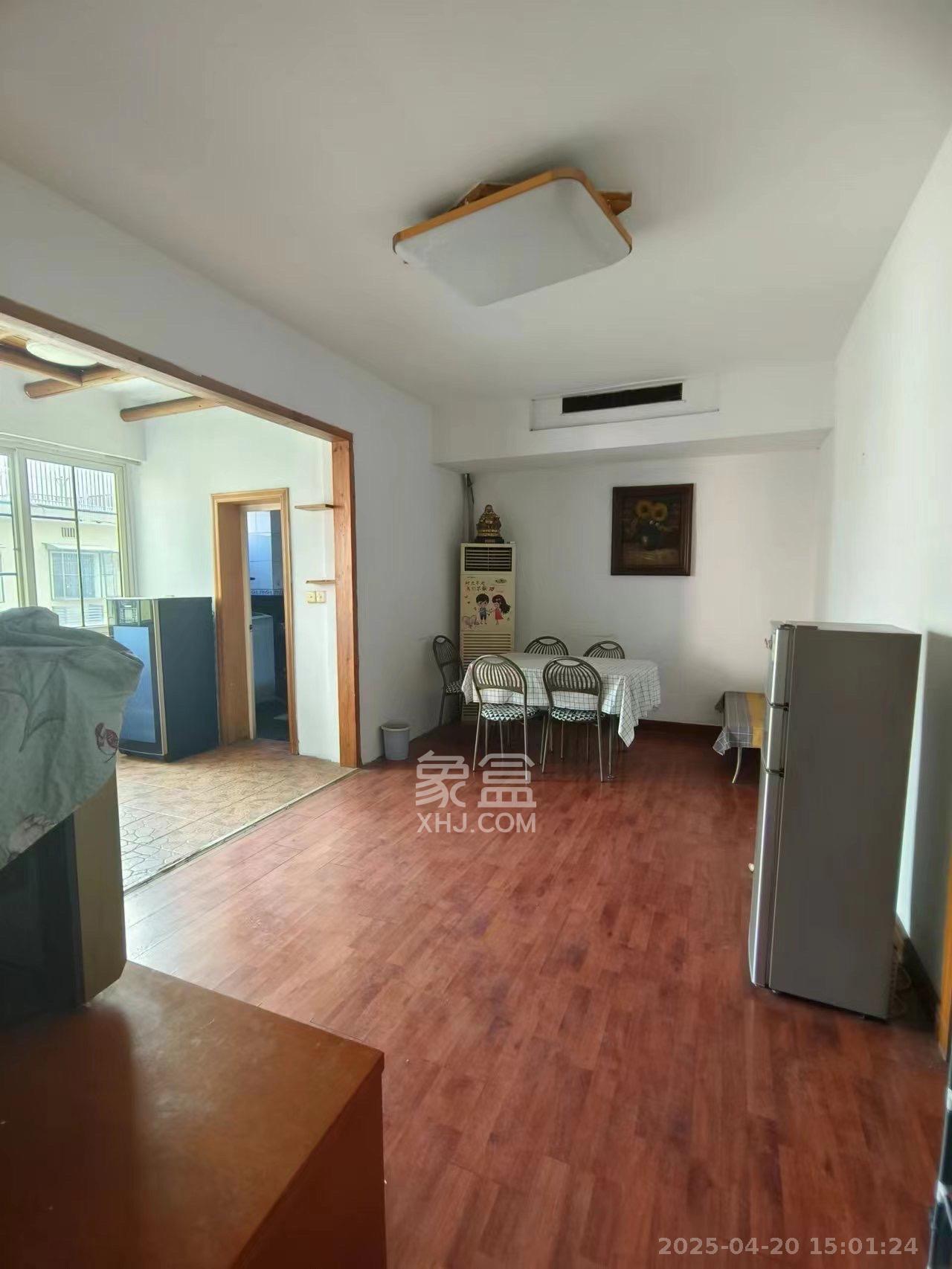 国立投资公司宿舍 2室2厅1卫 1500.0元/月 国立投资公司宿舍 2室2厅1卫 1500.0元/月室内图