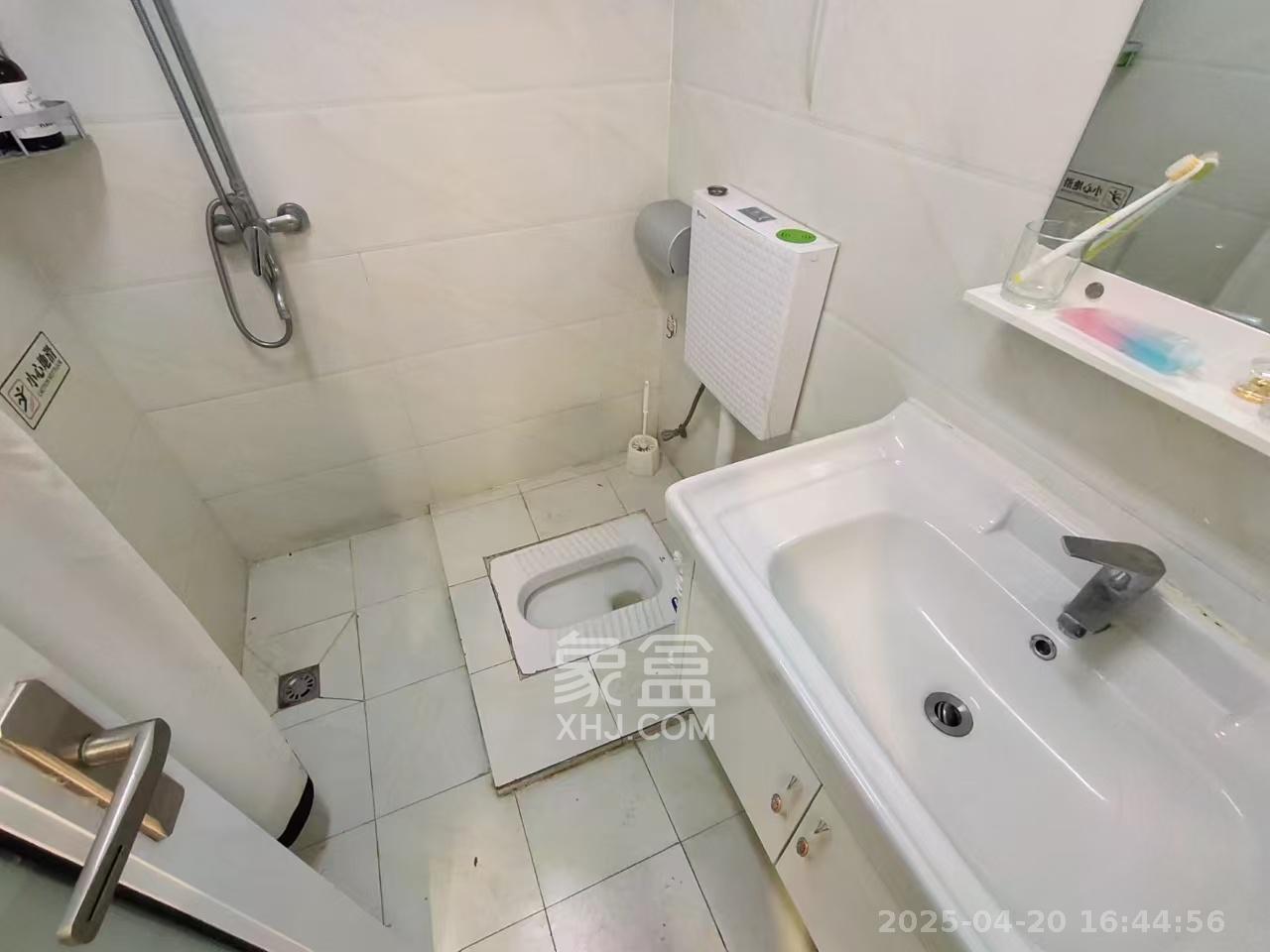 宇成开福广场  1室1厅1卫   1600.00元/月室内图