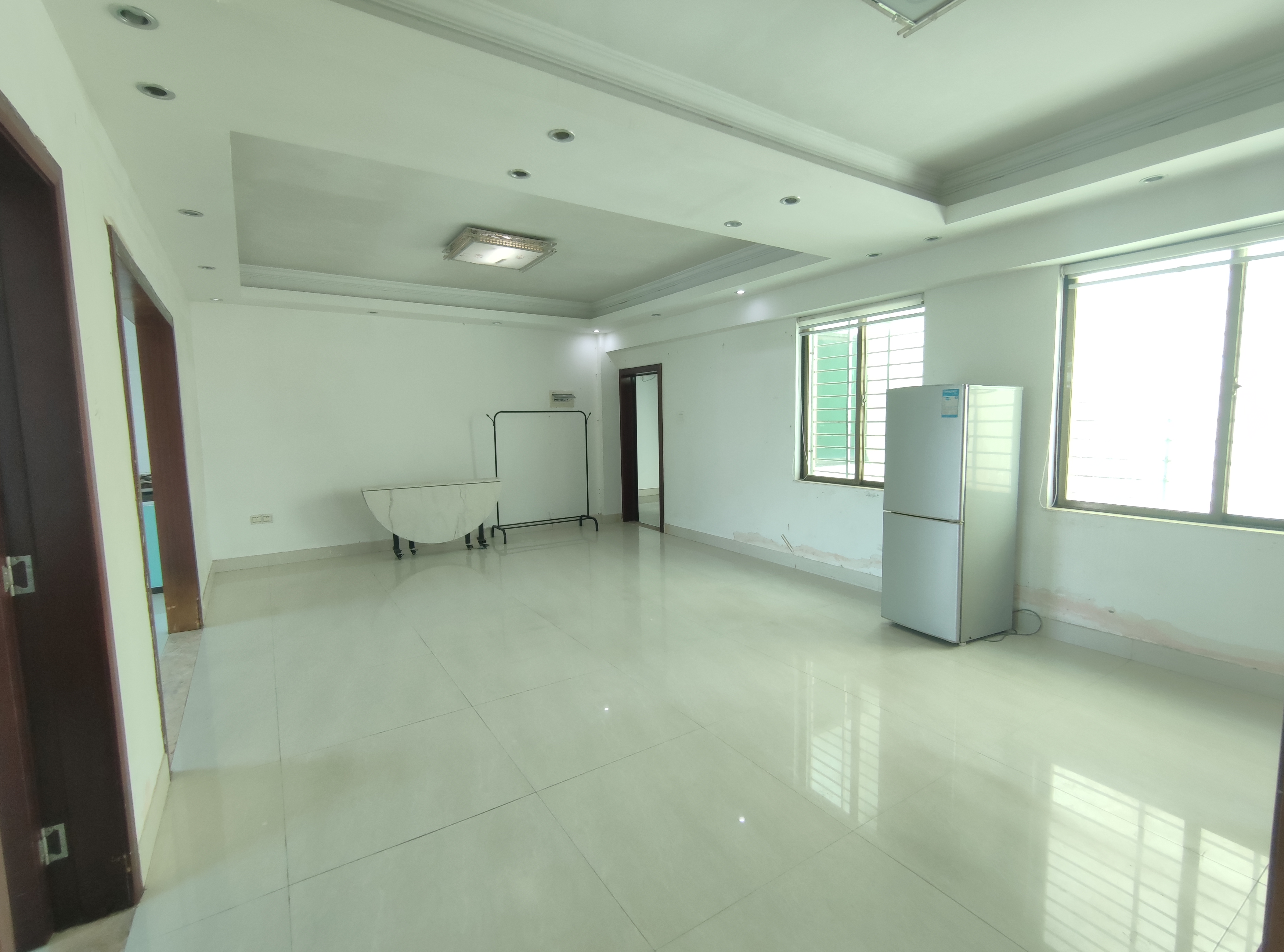 千鸿茂绿园小区  3室2厅2卫   2300.00元/月室内图