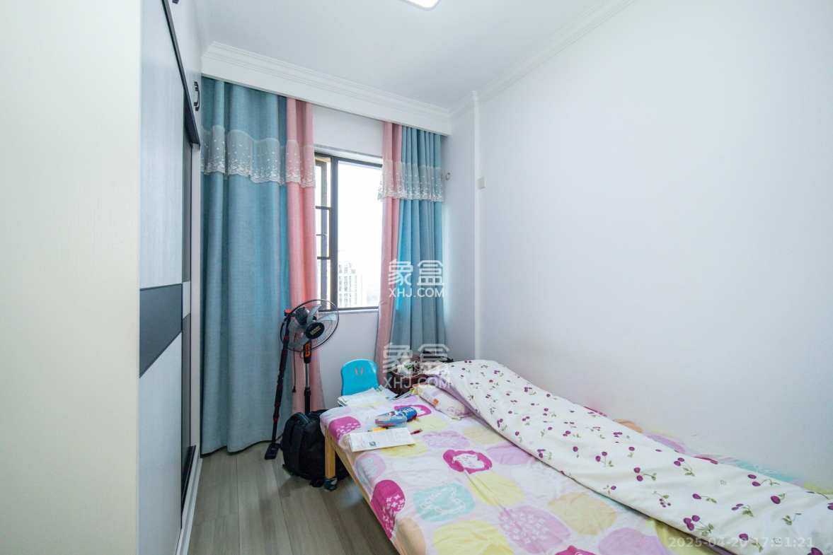 星湖湾二期高层 3室2厅1卫 79.8万 星湖湾二期高层 3室2厅1卫 79.8万卧室