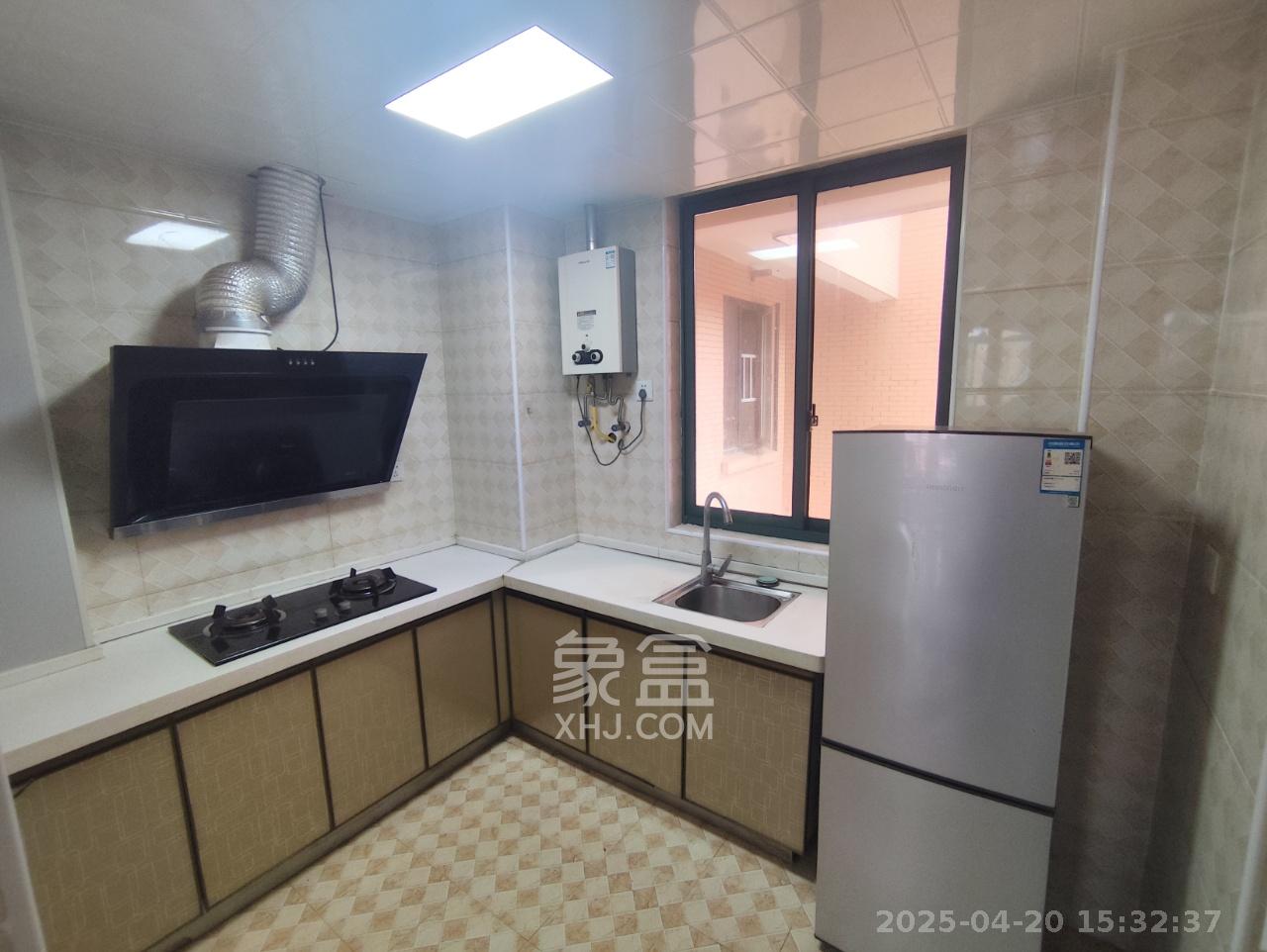 丽发新城  4室2厅1卫   2000.00元/月室内图