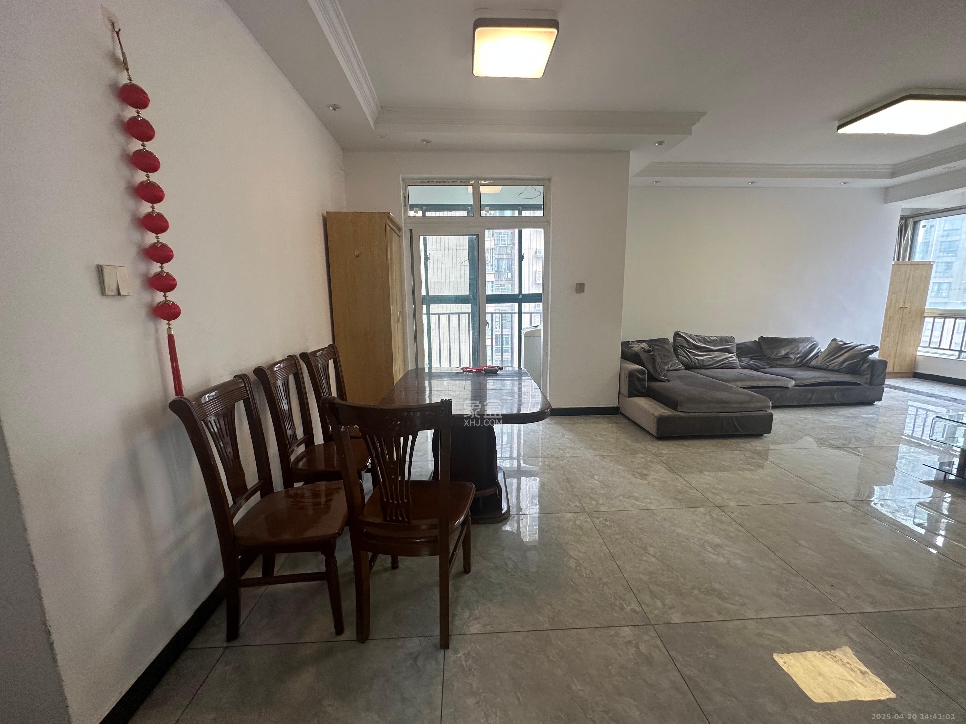 鑫科明珠  3室2厅2卫   2500.00元/月室内图