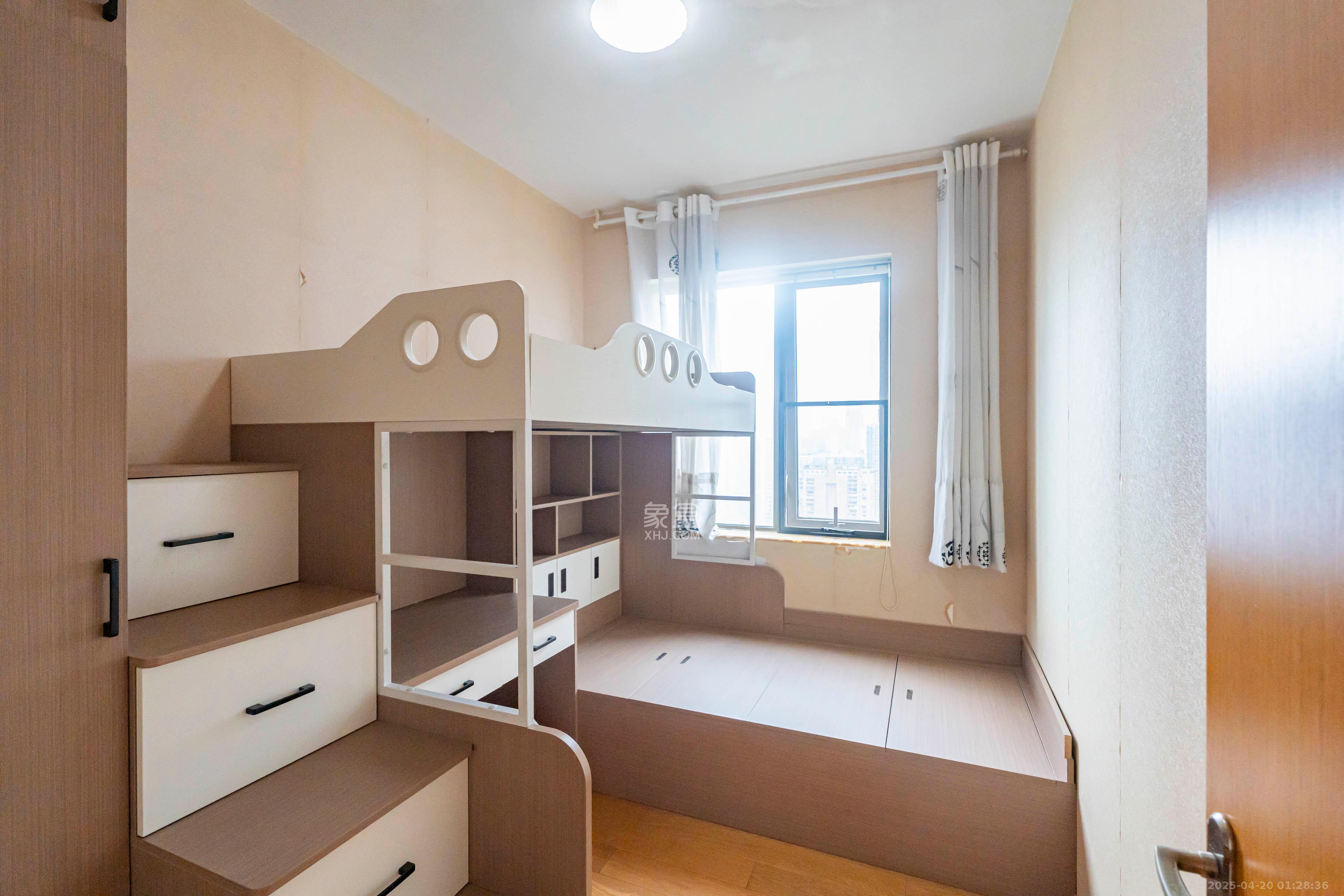 盛世美居荷园 3室2厅2卫 126.0万 盛世美居荷园 3室2厅2卫 126.0万卧室