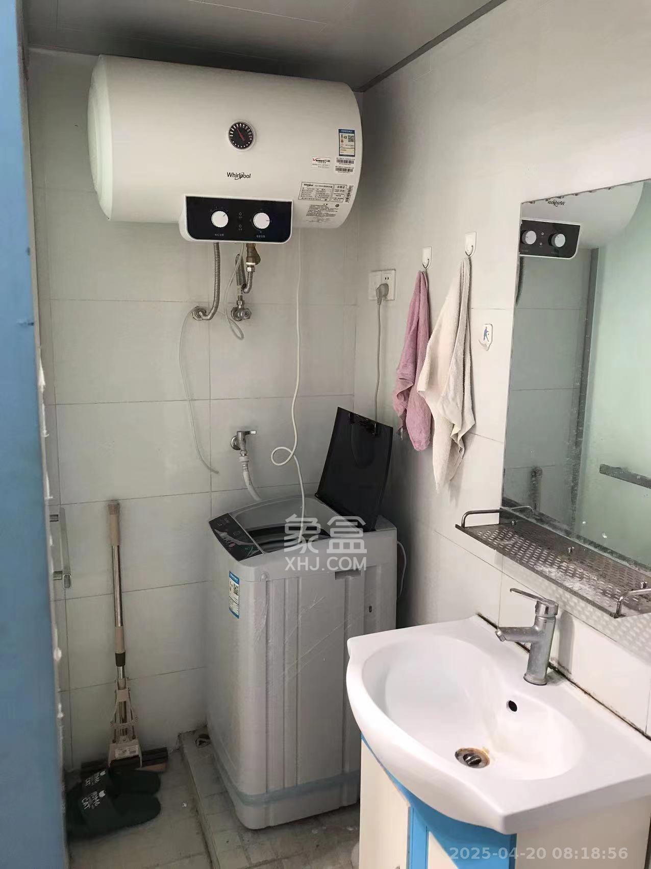 曙光领峰(曙光家园) 1室1厅1卫 1400.0元/月 曙光领峰(曙光家园) 1室1厅1卫 1400.0元/月室内图