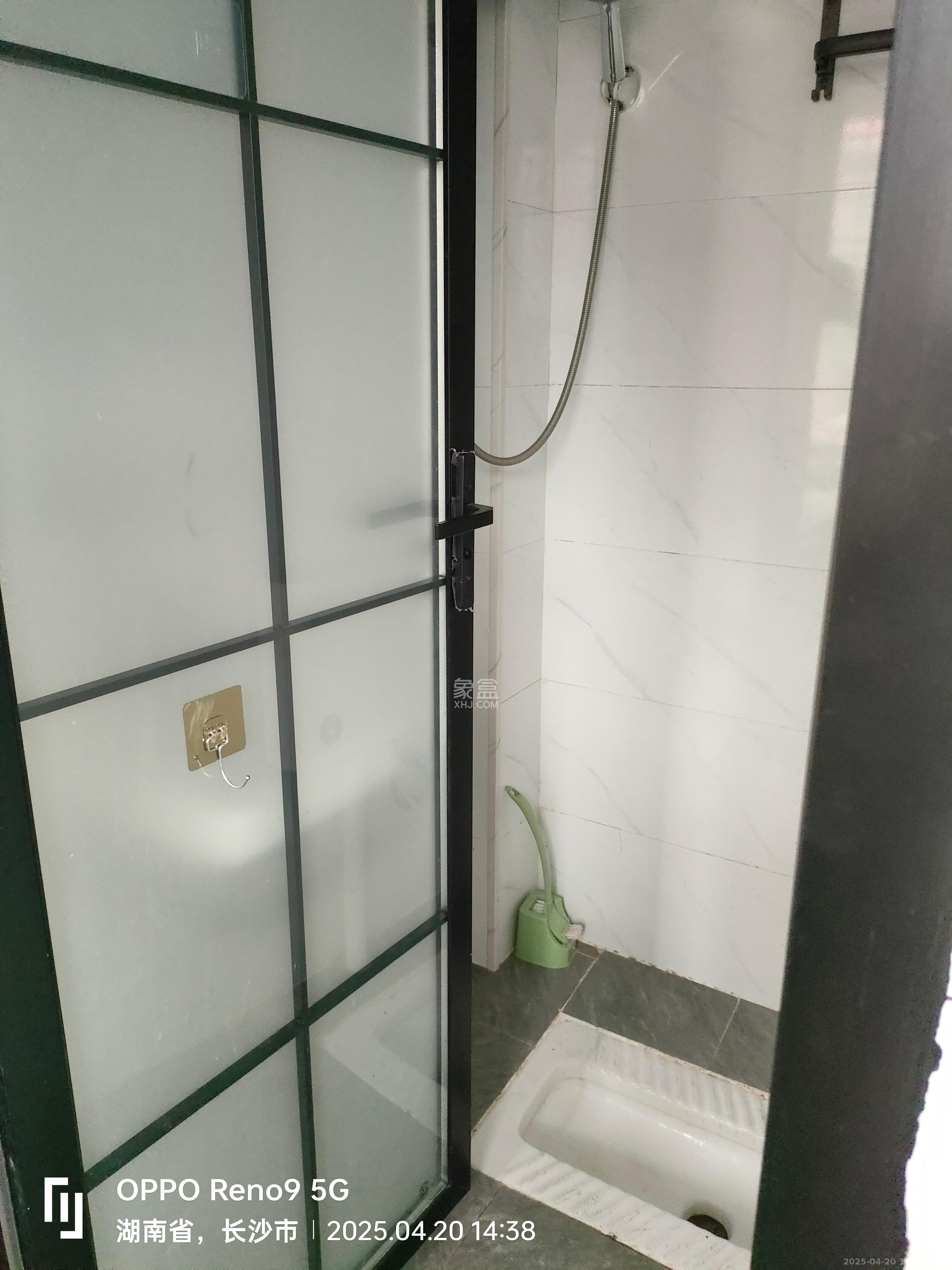 圭塘小区(圭塘一、二小区) 1室0厅0卫 1400.0元/月 圭塘小区(圭塘一、二小区) 1室0厅0卫 1400.0元/月室内图