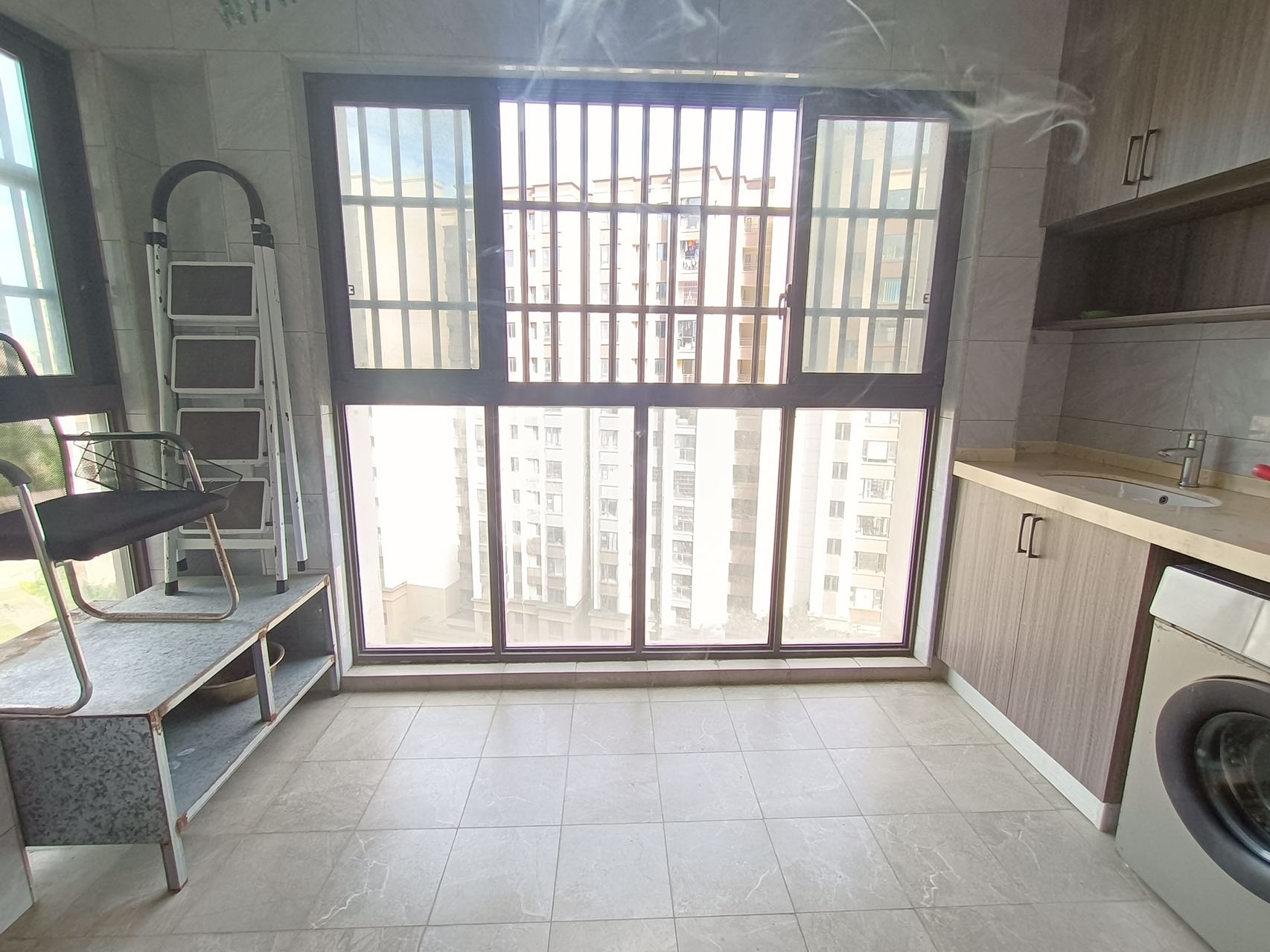 绿地城逸园 3室2厅2卫 138.0万 绿地城逸园 3室2厅2卫 138.0万客厅