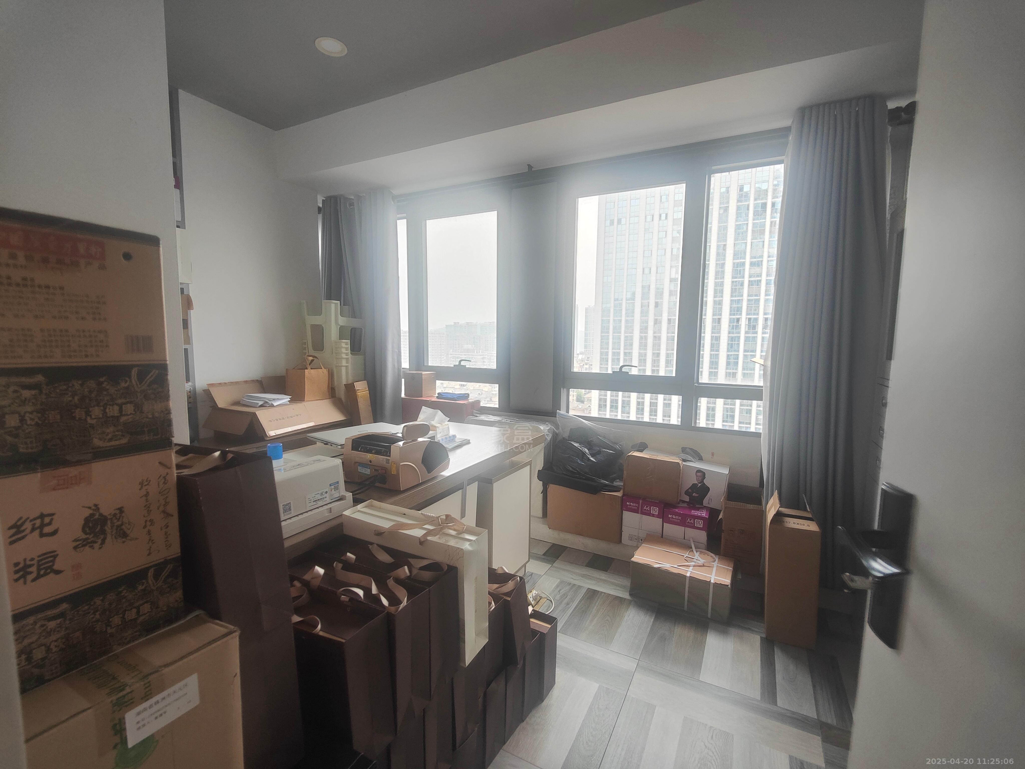 庐山春天  1室0厅0卫   2300.00元/月室内图