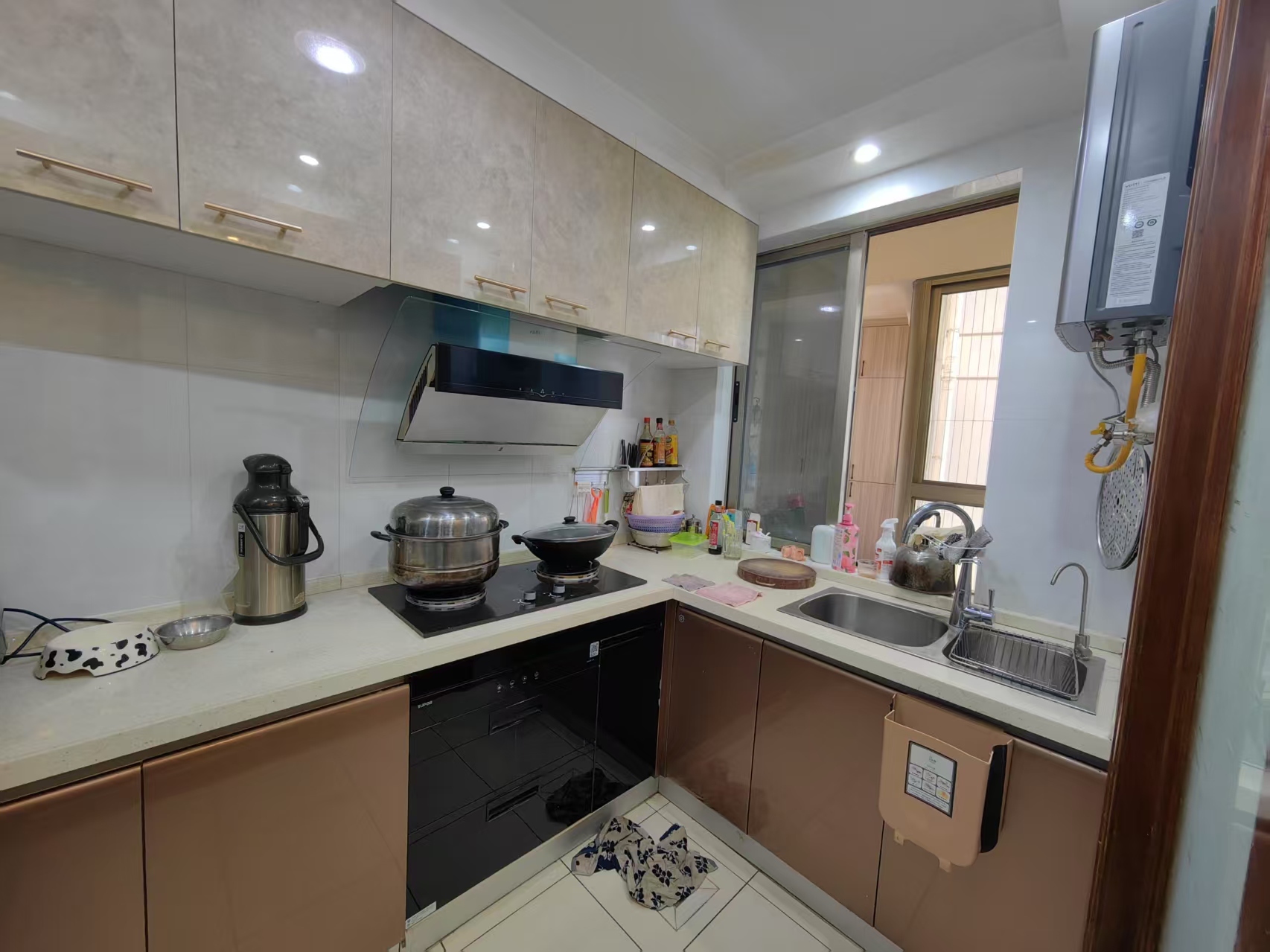 现代花园三期 4室2厅2卫 222.0万 现代花园三期 4室2厅2卫 222.0万室内图