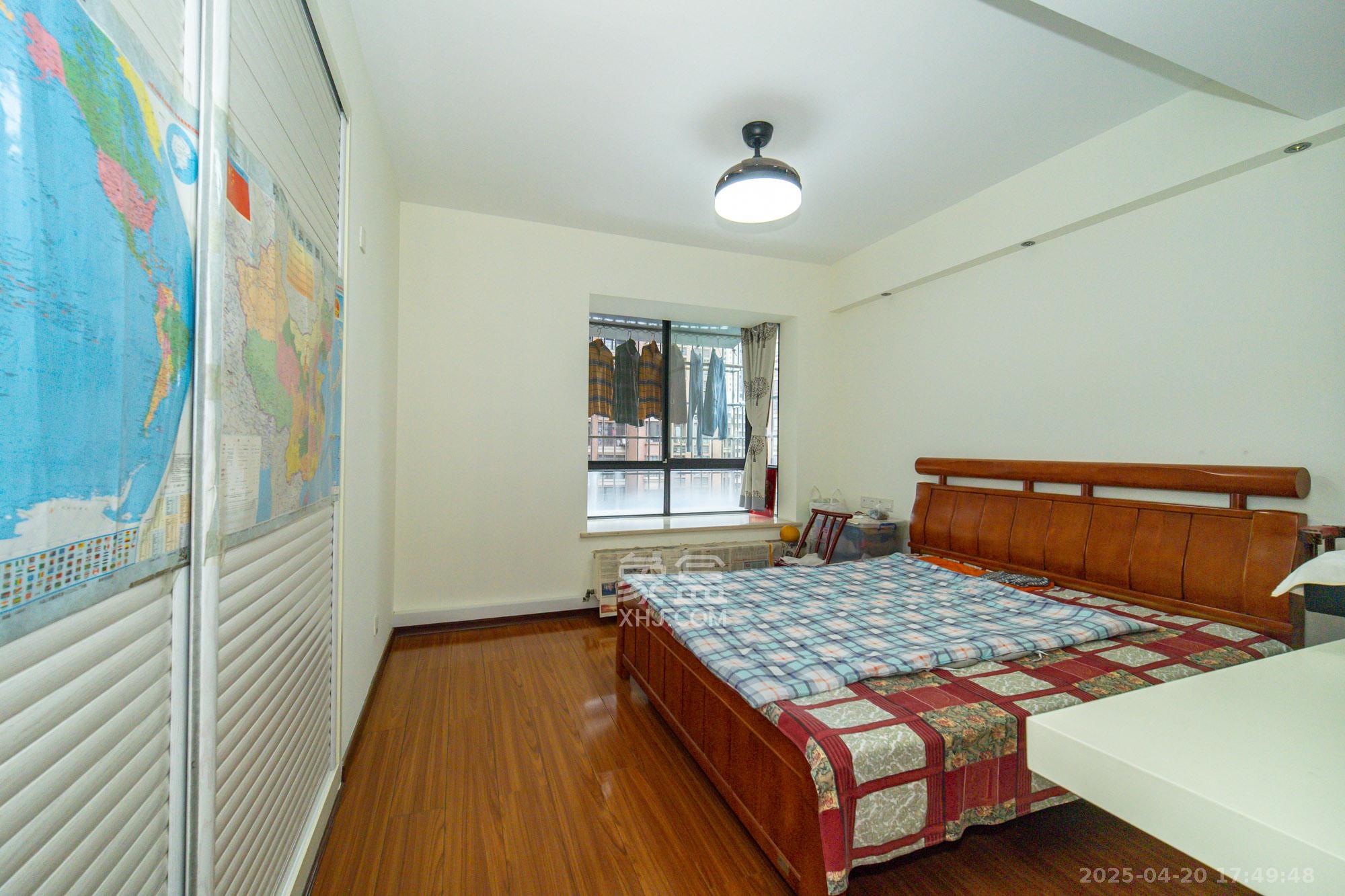 华润凤凰城一期 4室2厅2卫 96.0万 华润凤凰城一期 4室2厅2卫 96.0万卧室