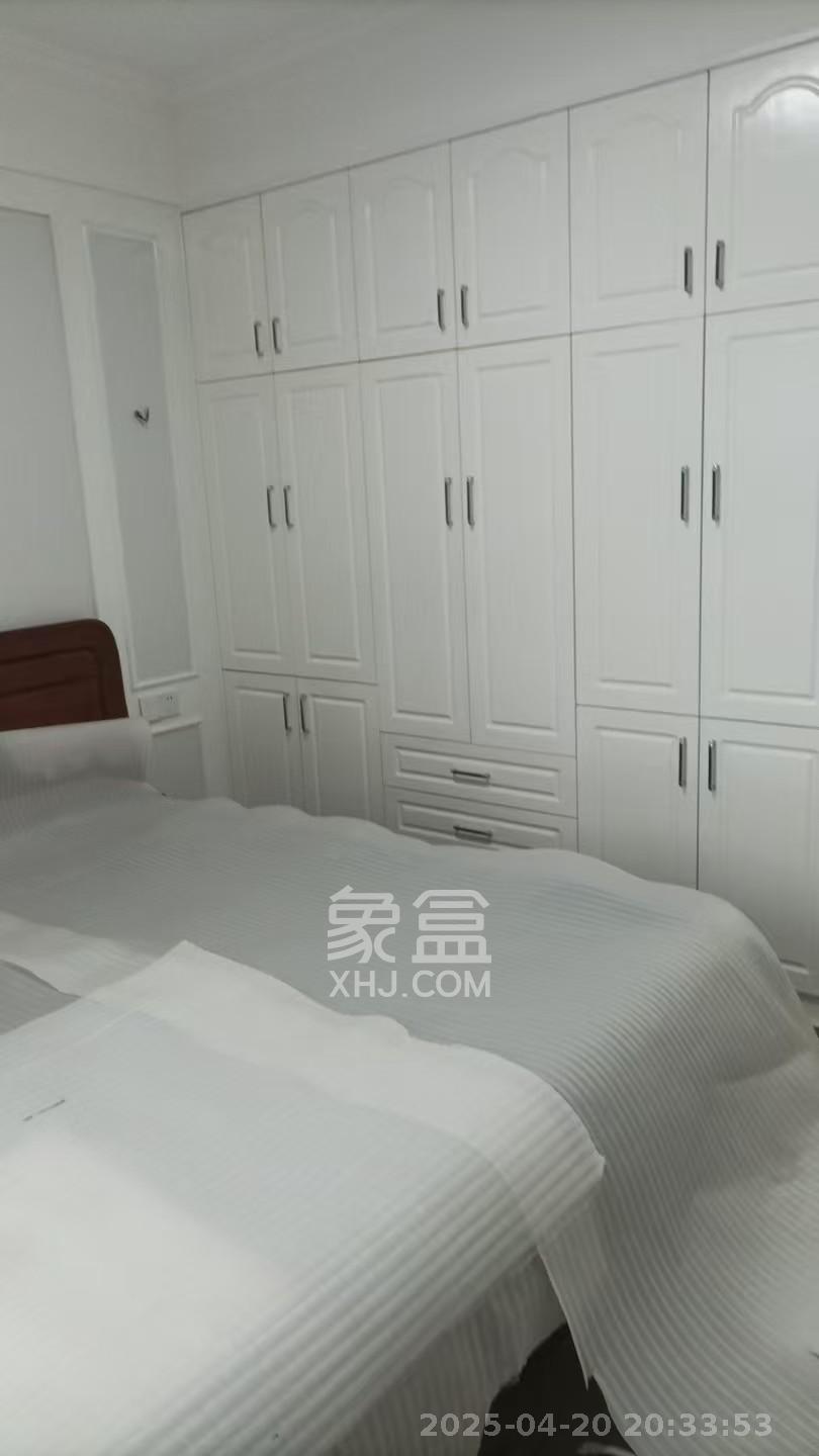爵世名邸东湖（东湖壹号企业总部基地）  4室2厅2卫   2600.00元/月室内图