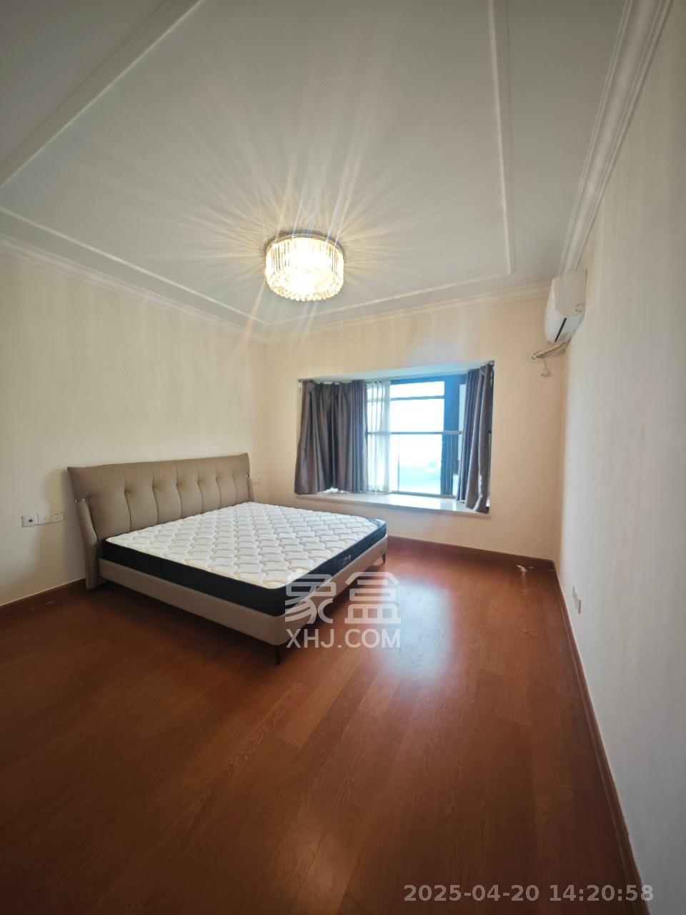 恒大御景半岛 4室2厅2卫 70.0万 恒大御景半岛 4室2厅2卫 70.0万客厅