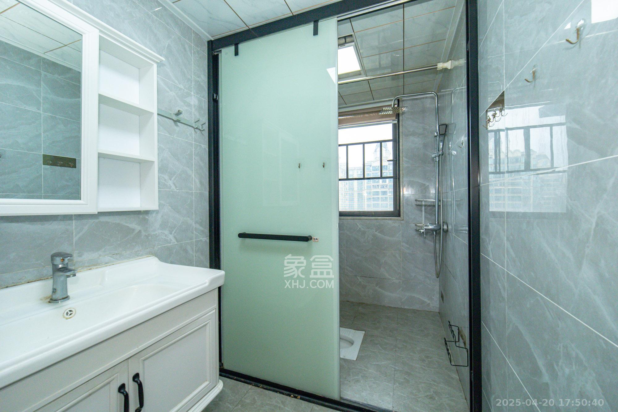 中建悦和城  4室2厅2卫    132.6万 中建悦和城  4室2厅2卫    132.6万卫生间