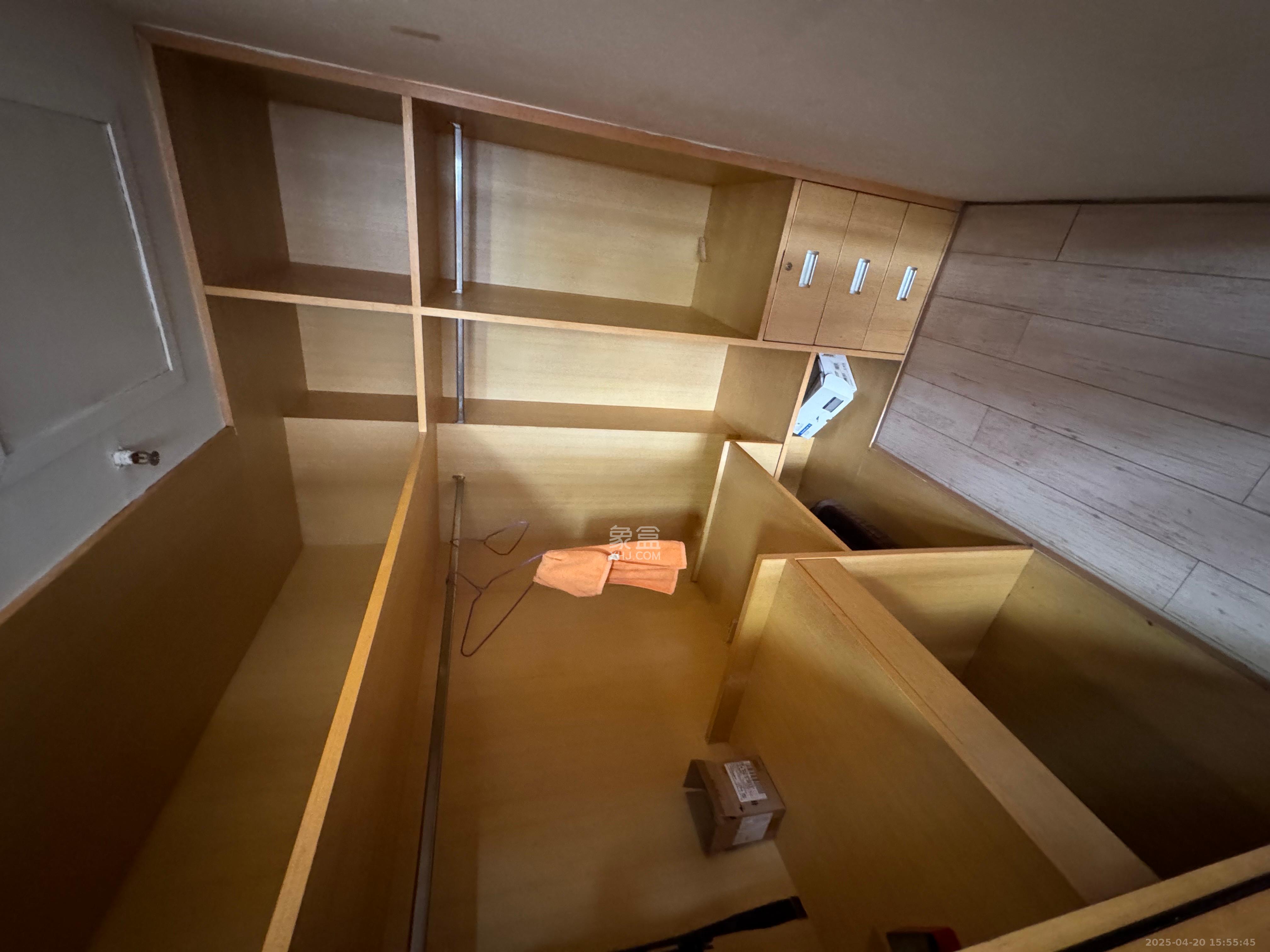 YO领域(领御大厦) 1室1厅1卫 2400.0元/月 YO领域(领御大厦) 1室1厅1卫 2400.0元/月室内图