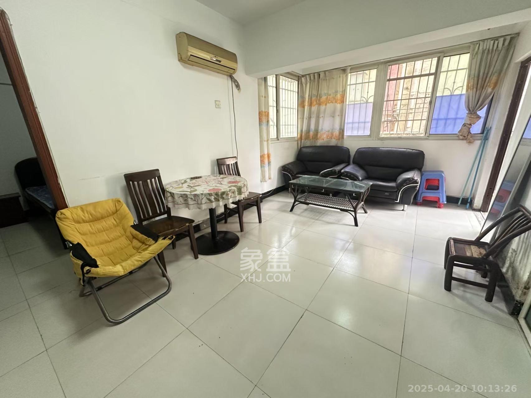 东方公寓  1室1厅1卫    1500.0元/月 东方公寓  1室1厅1卫    1500.0元/月室内图